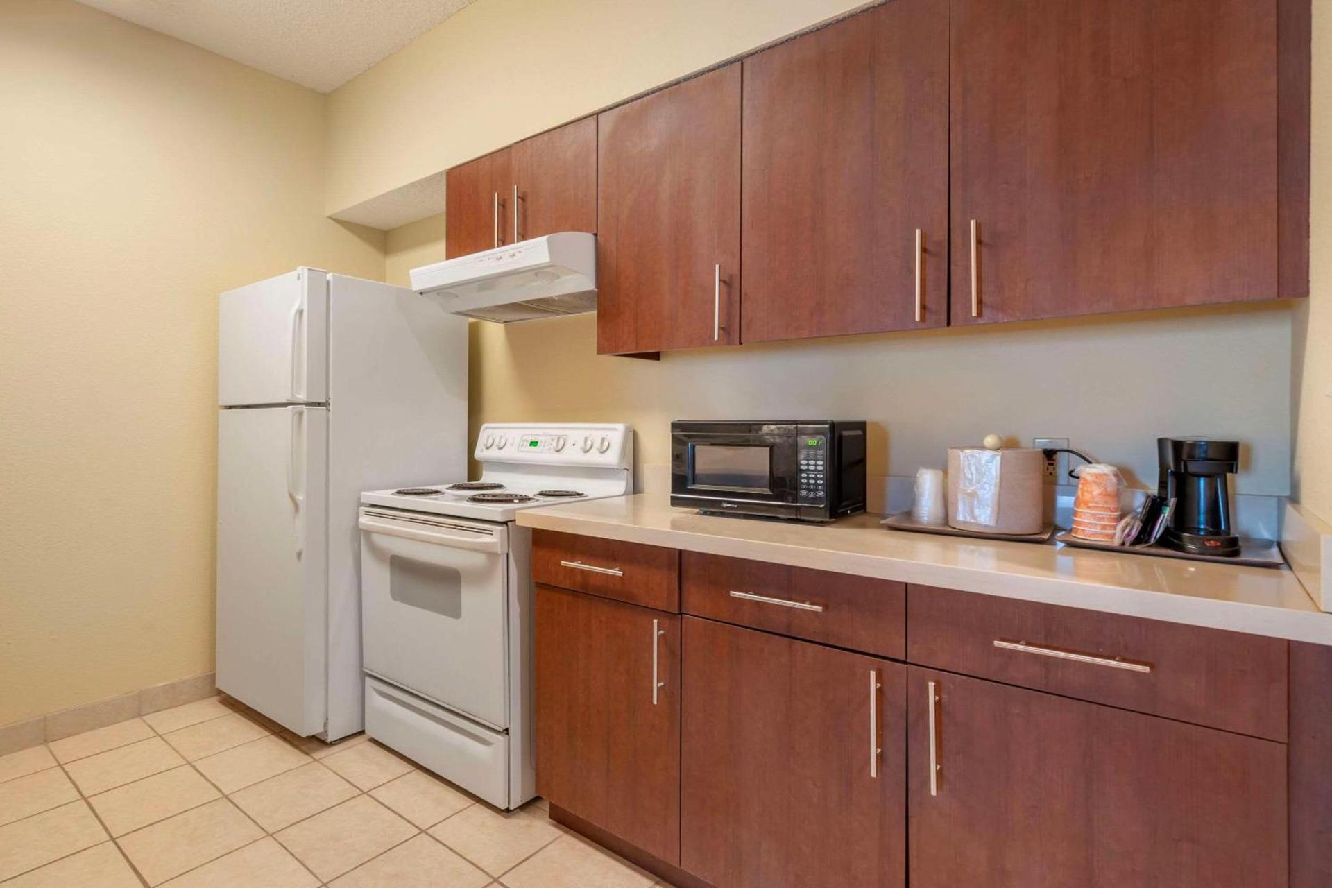 Comfort Suites McKinney-Allen photo 29
