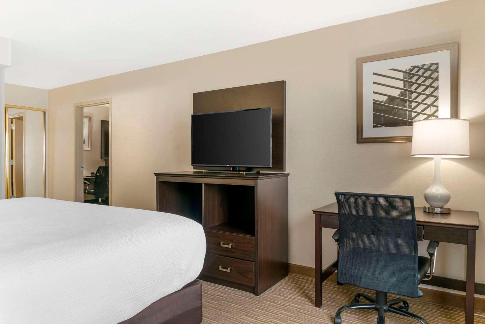 Quality Inn & Suites Monroe photo 33