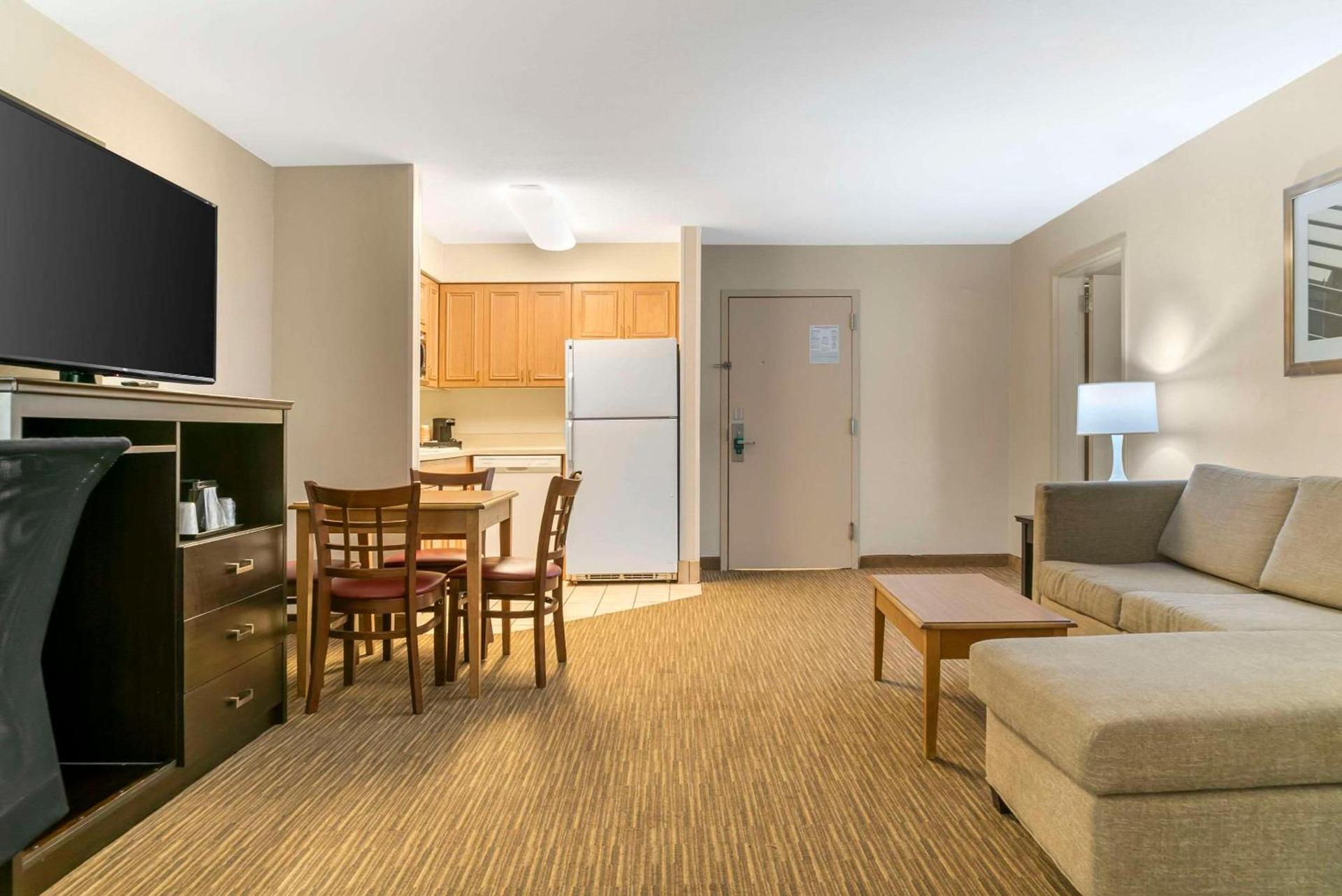 Quality Inn & Suites Monroe photo 34