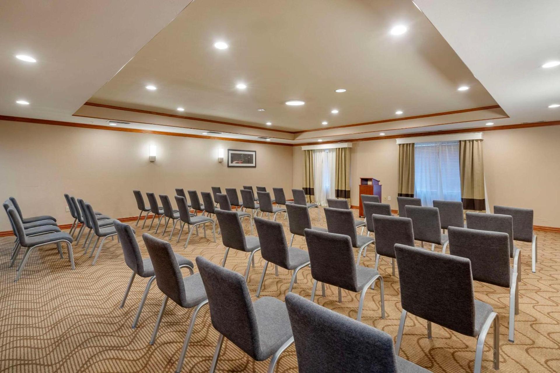 Comfort Suites McKinney-Allen photo 39