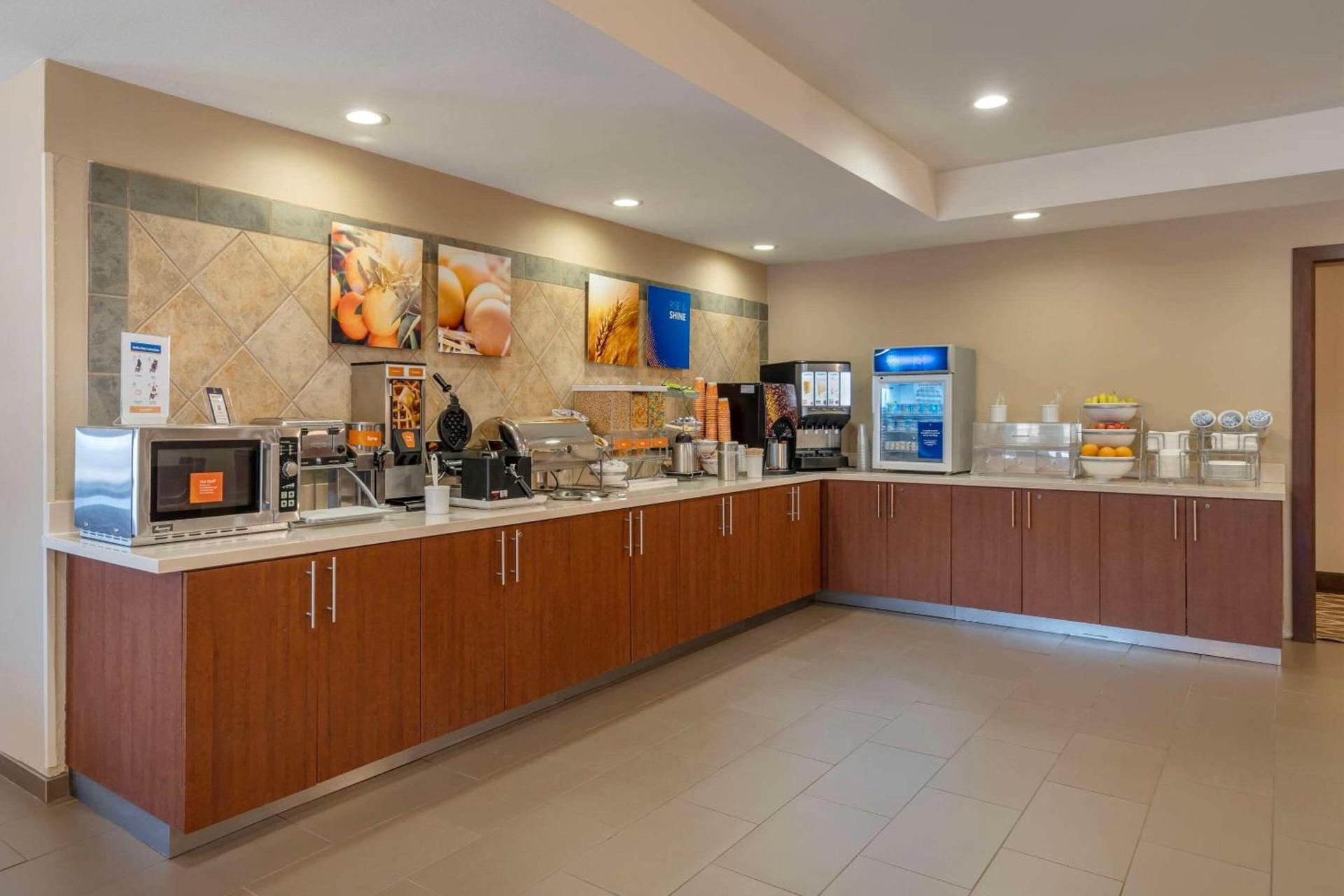 Comfort Suites McKinney-Allen photo 41