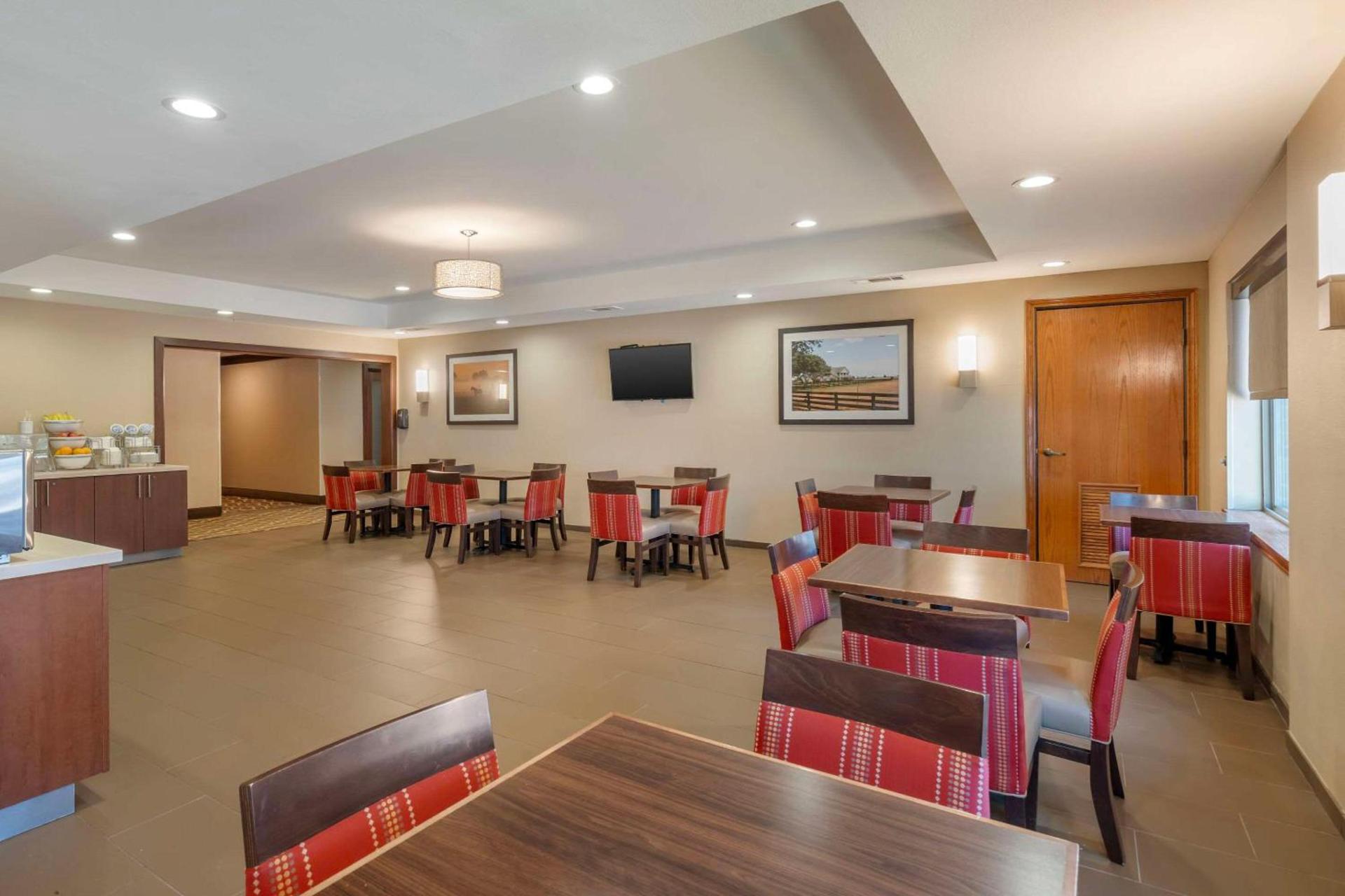 Comfort Suites McKinney-Allen photo 42