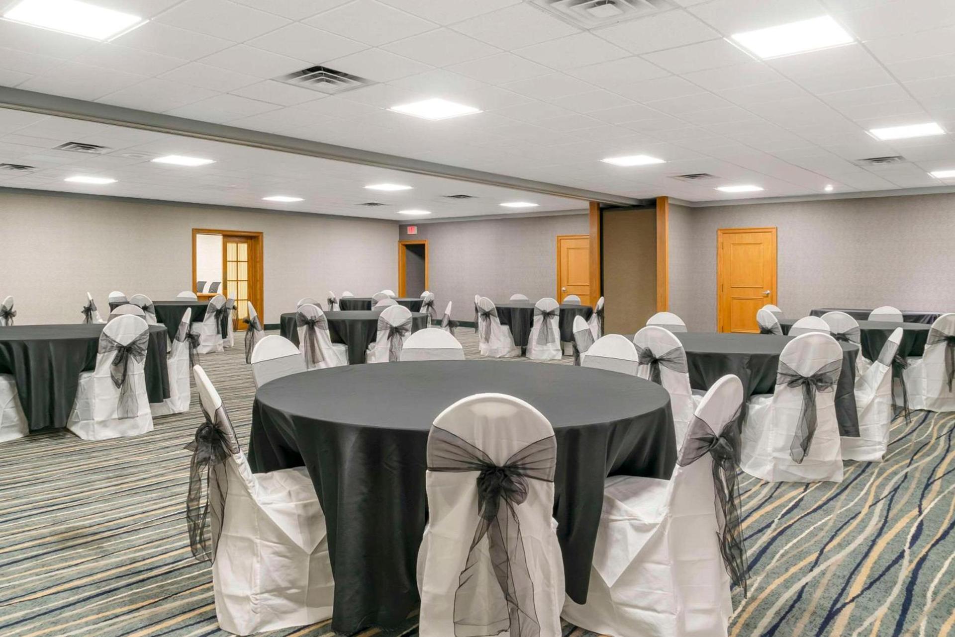 Quality Inn & Suites Monroe photo 44