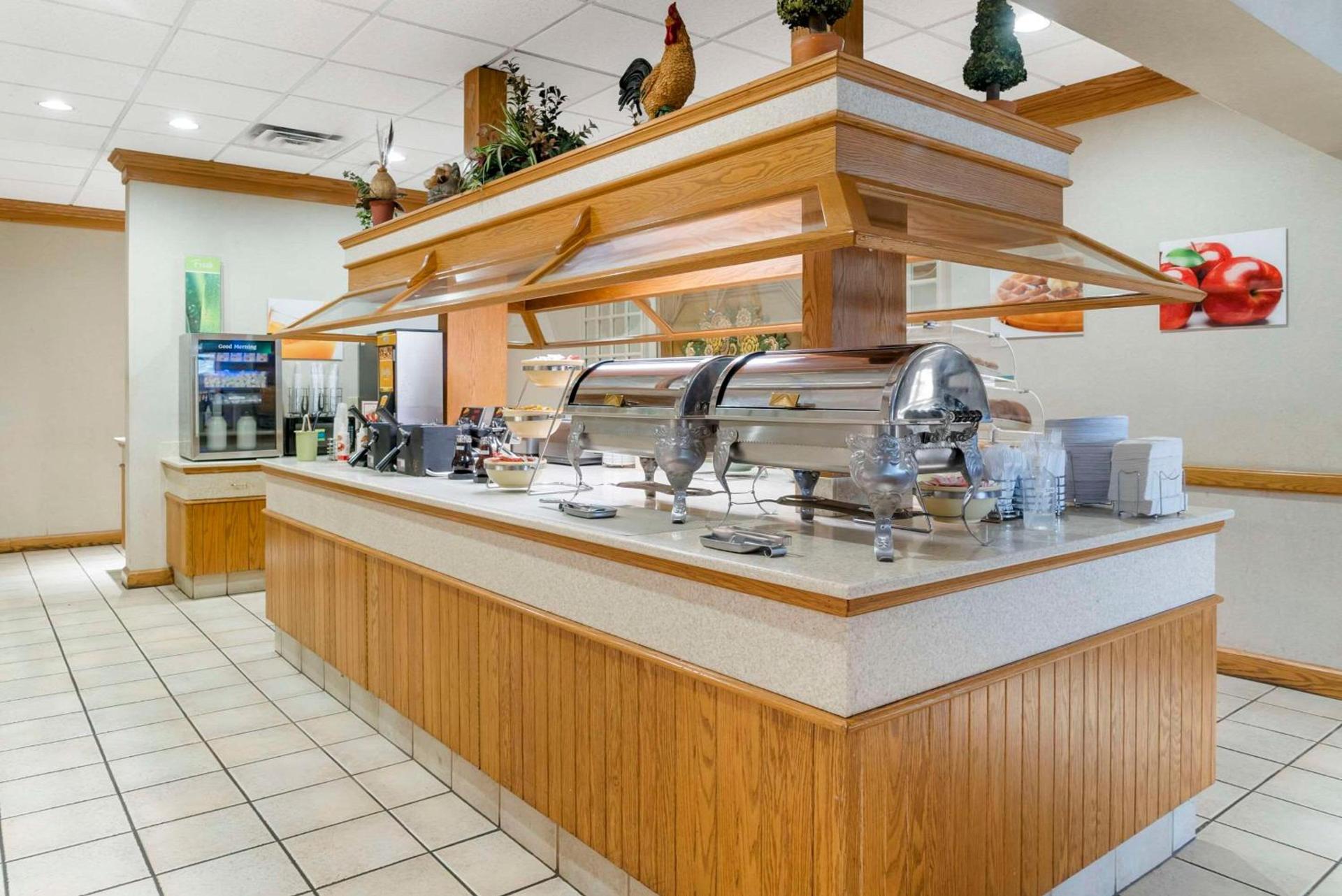 Quality Inn & Suites Monroe photo 45
