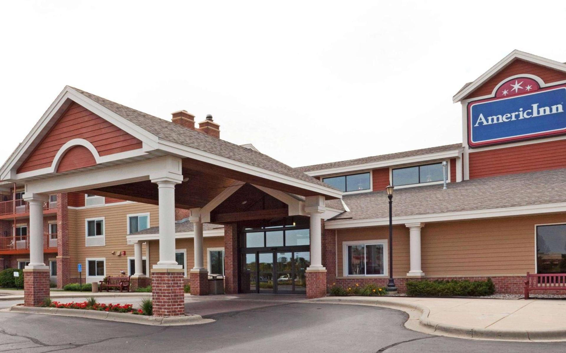 AmericInn by Wyndham Chanhassen photo 2