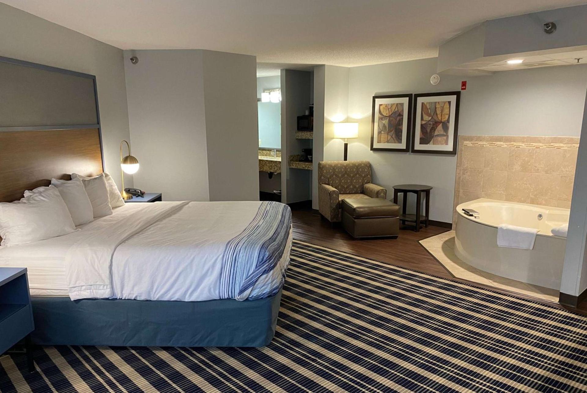 AmericInn by Wyndham Chanhassen photo 46