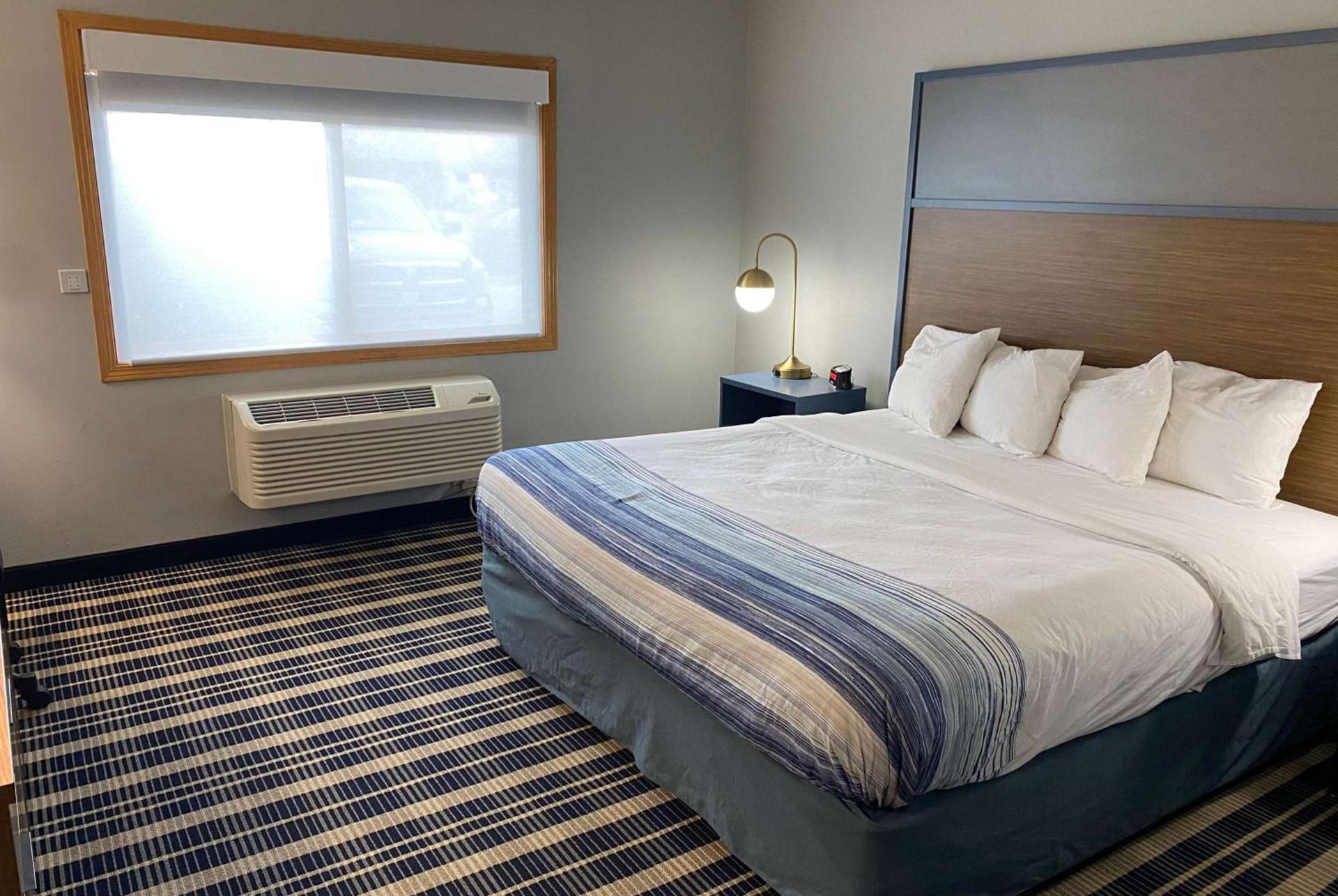 AmericInn by Wyndham Chanhassen photo 58