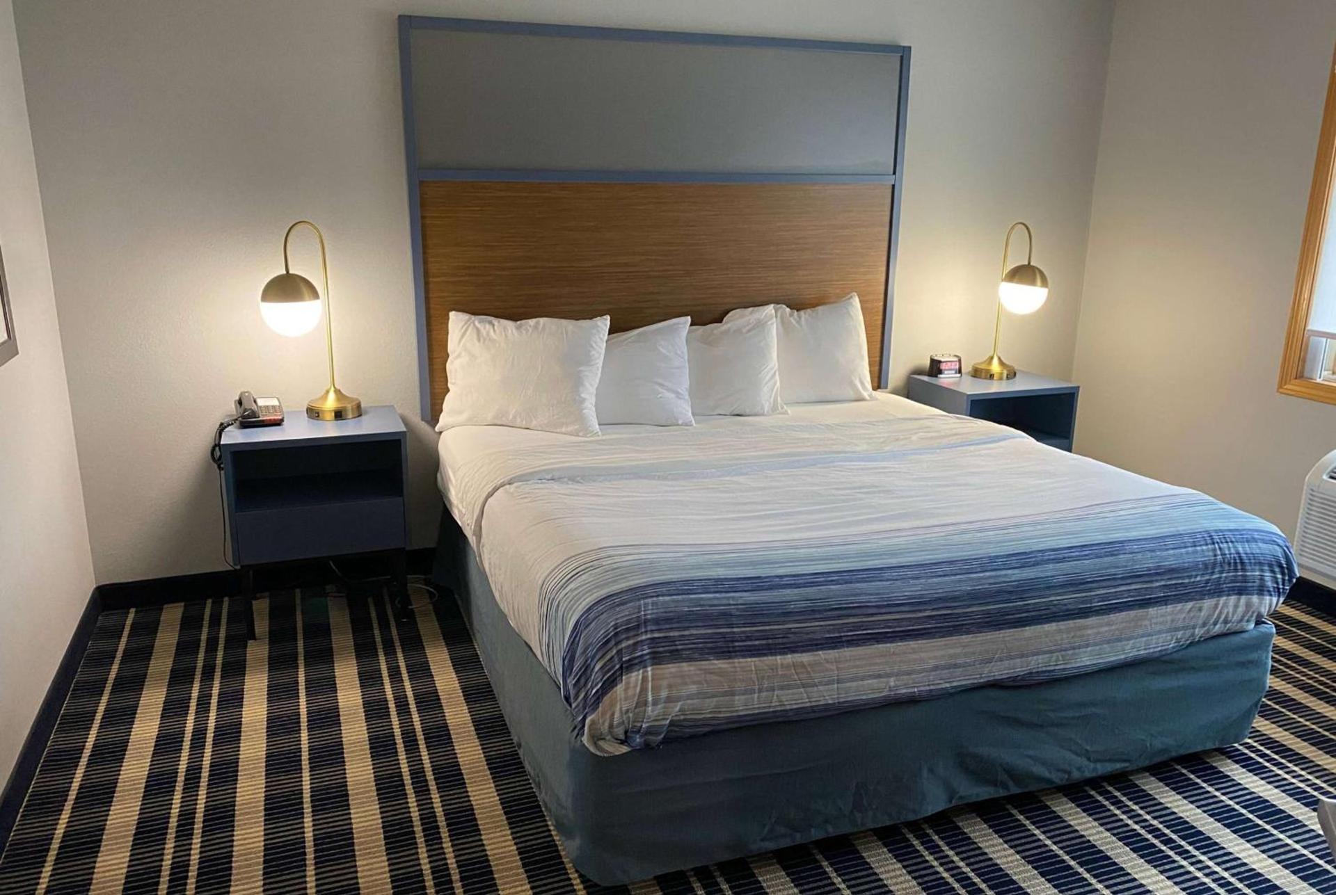 AmericInn by Wyndham Chanhassen photo 61