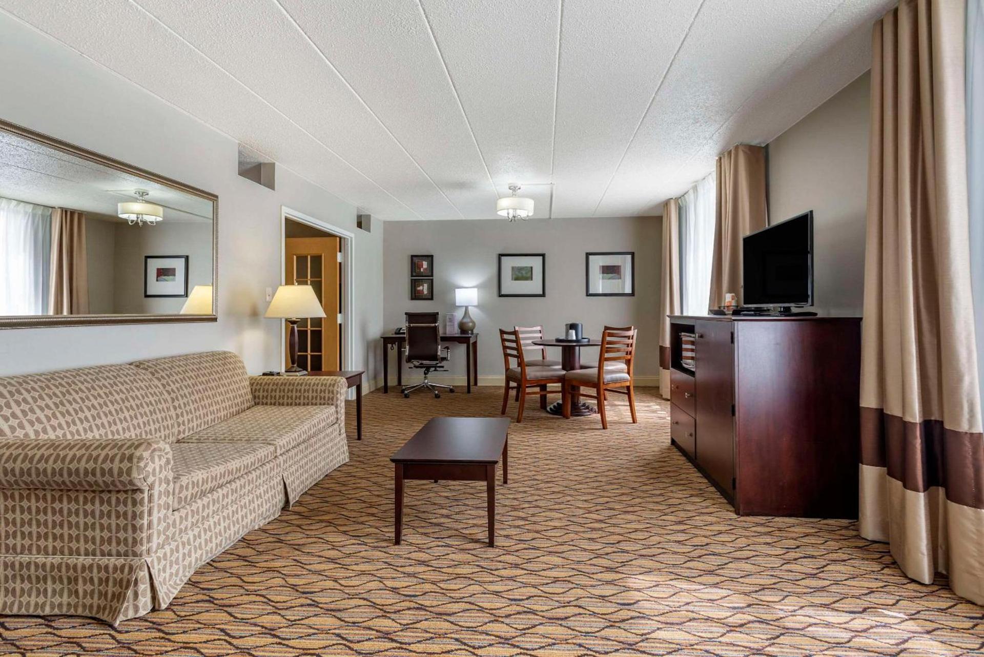 Comfort Inn & Suites Glen Mills - West Chester photo 13