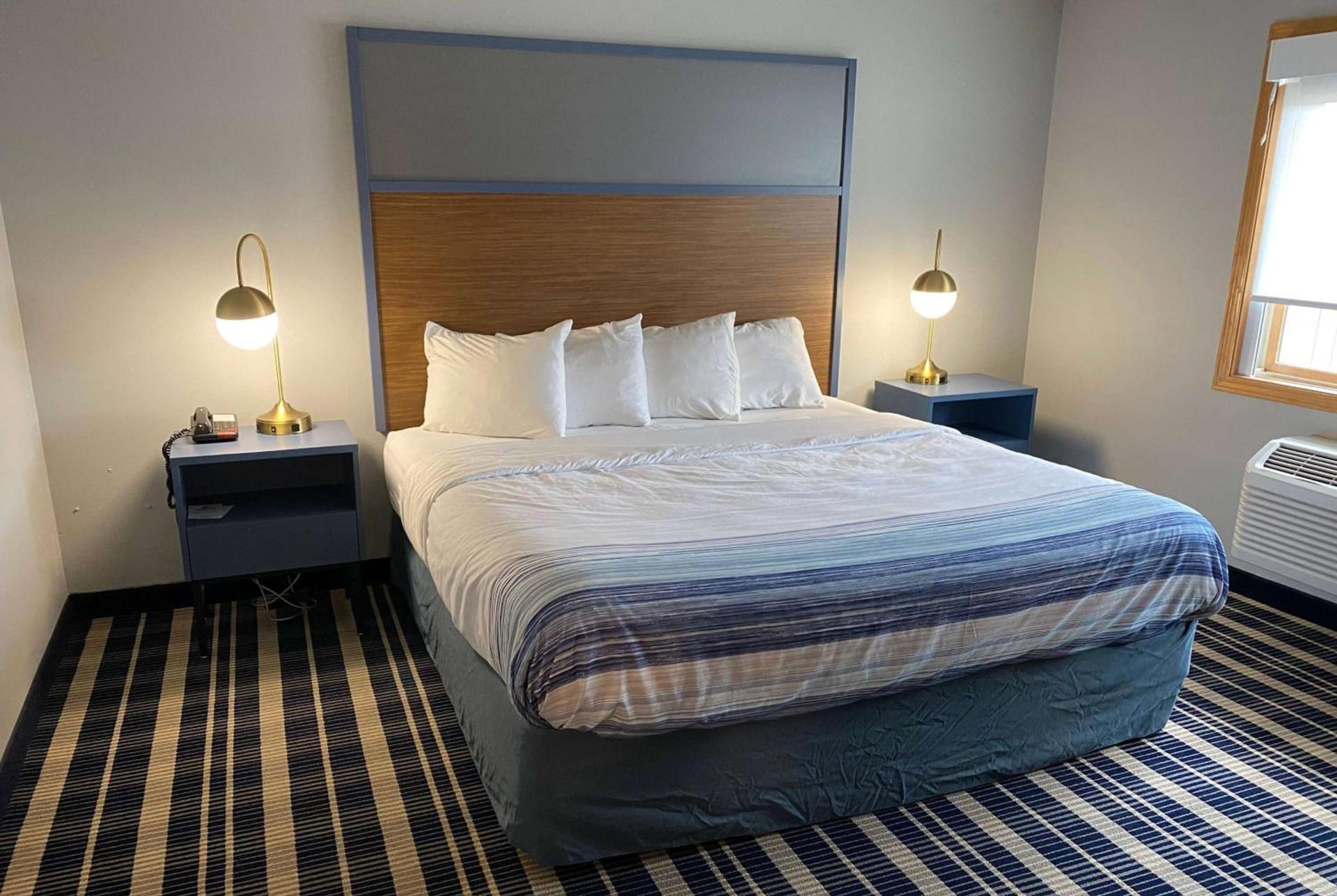 AmericInn by Wyndham Chanhassen photo 68