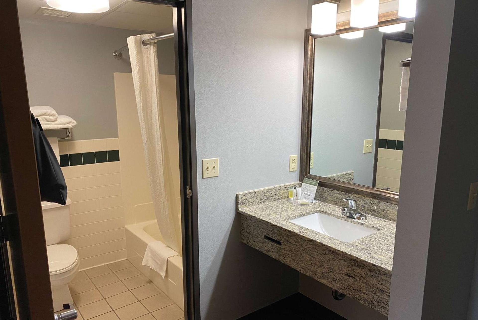 AmericInn by Wyndham Chanhassen photo 69