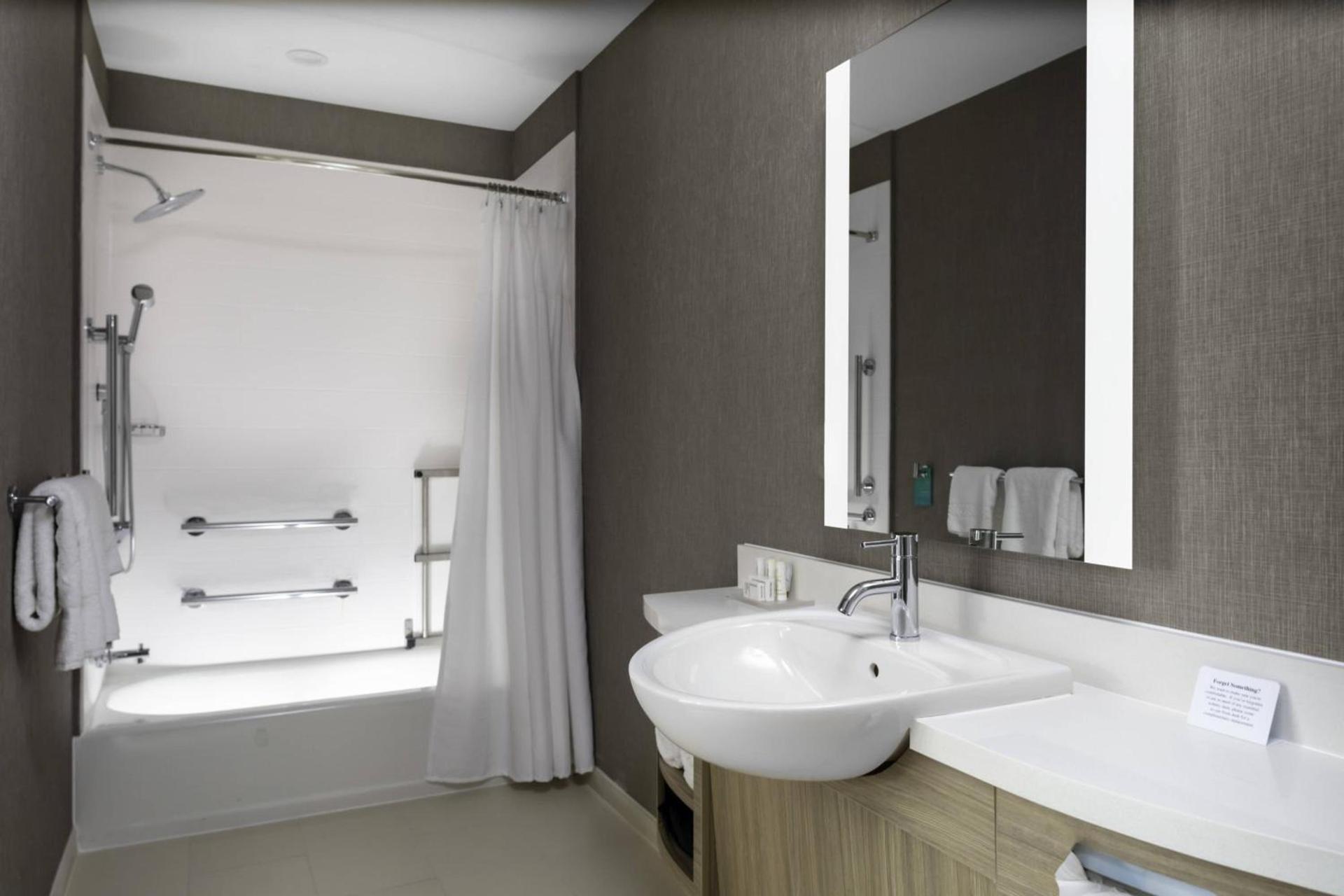 SpringHill Suites Kansas City Airport photo 16