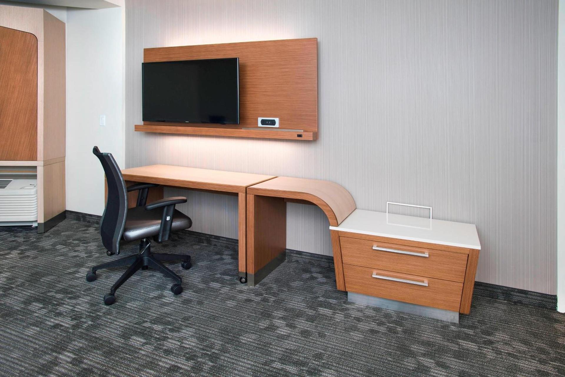 Courtyard by Marriott Redwood City photo 25