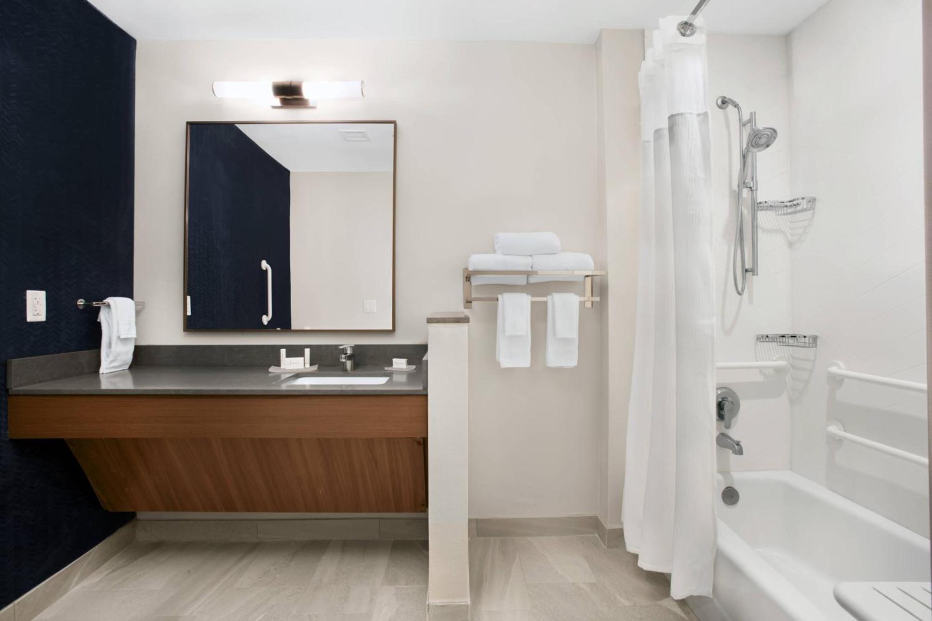 Fairfield Inn & Suites by Marriott Daytona Beach Speedway/Airport photo 16