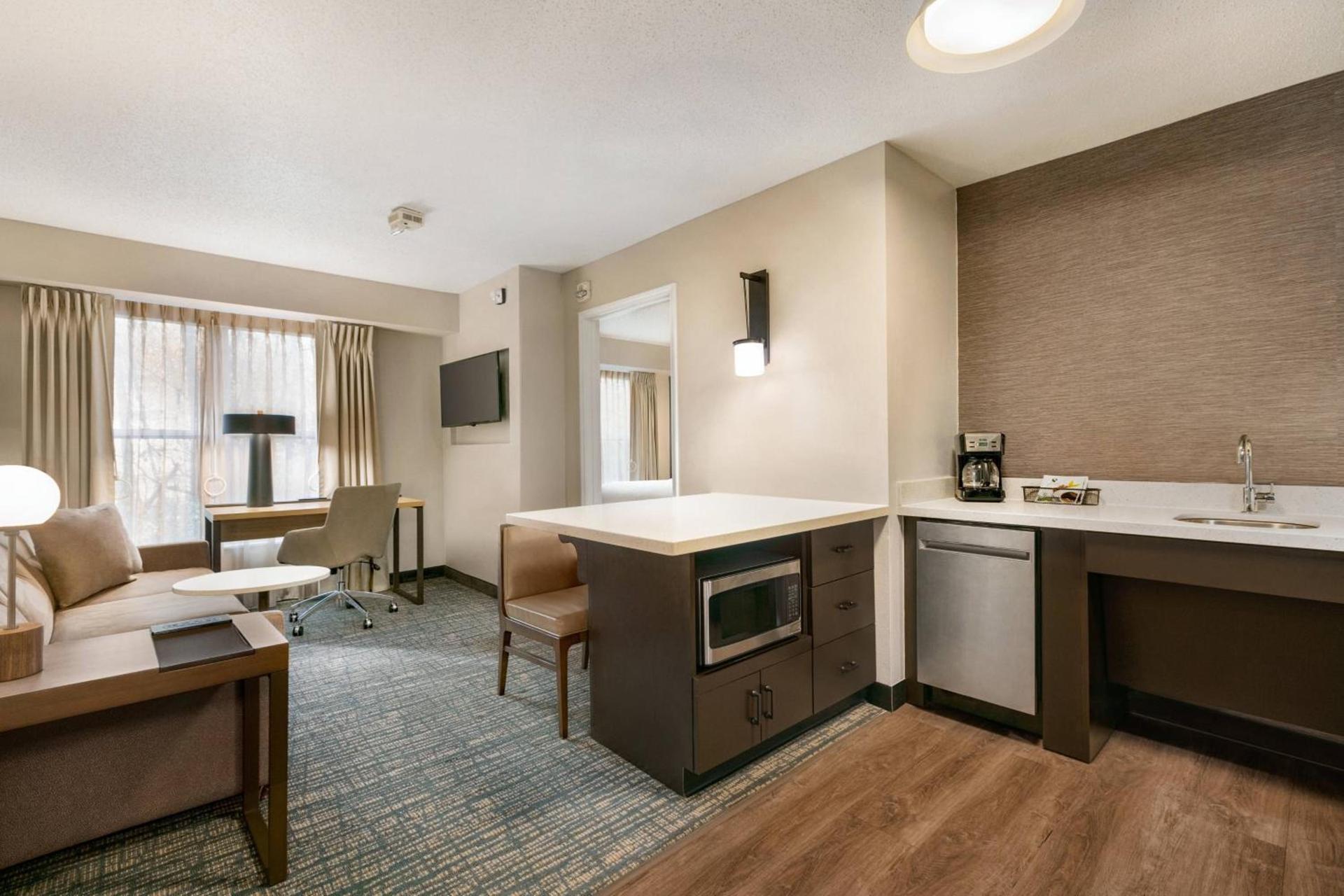 Residence Inn by Marriott West Springfield photo 5