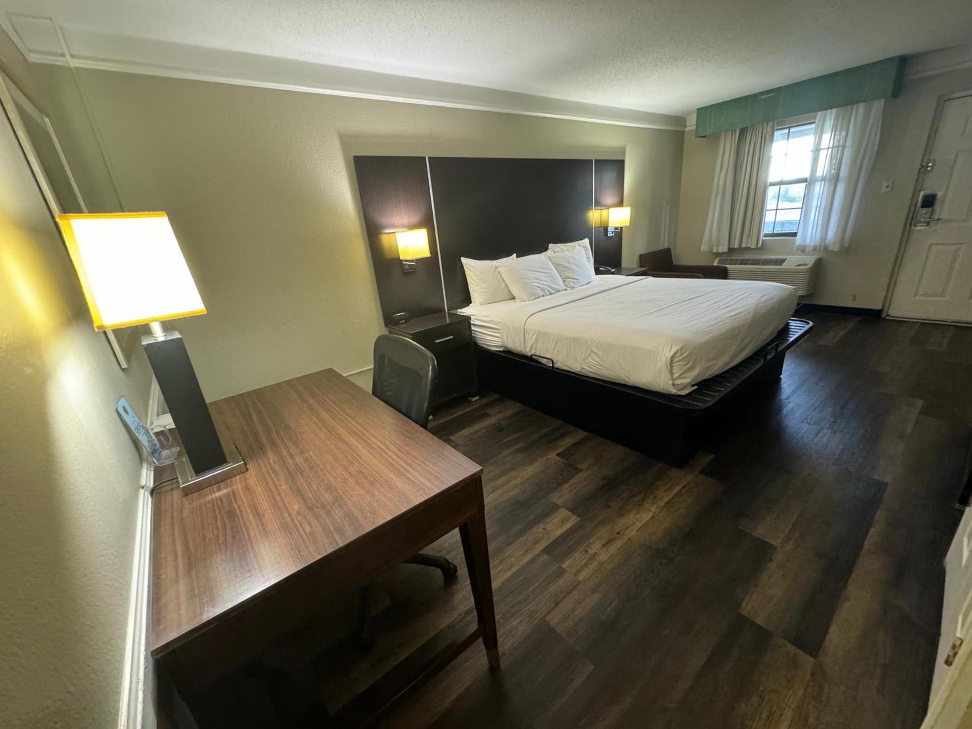 Quality Inn & Suites Tuscaloosa near University photo 63