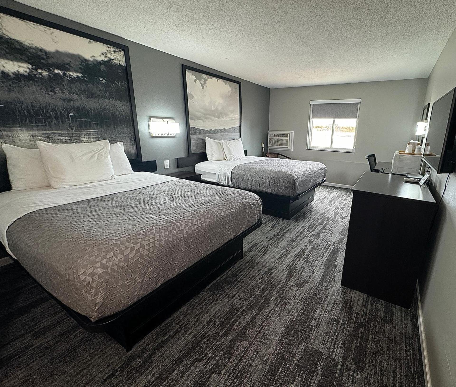 Super 8 by Wyndham Higginsville photo 27