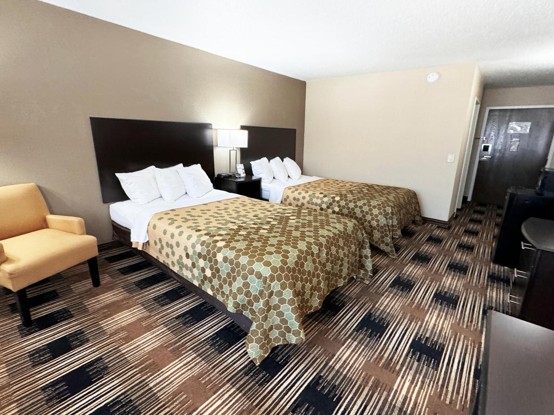 Econo Lodge Wausau - Rothschild photo 50