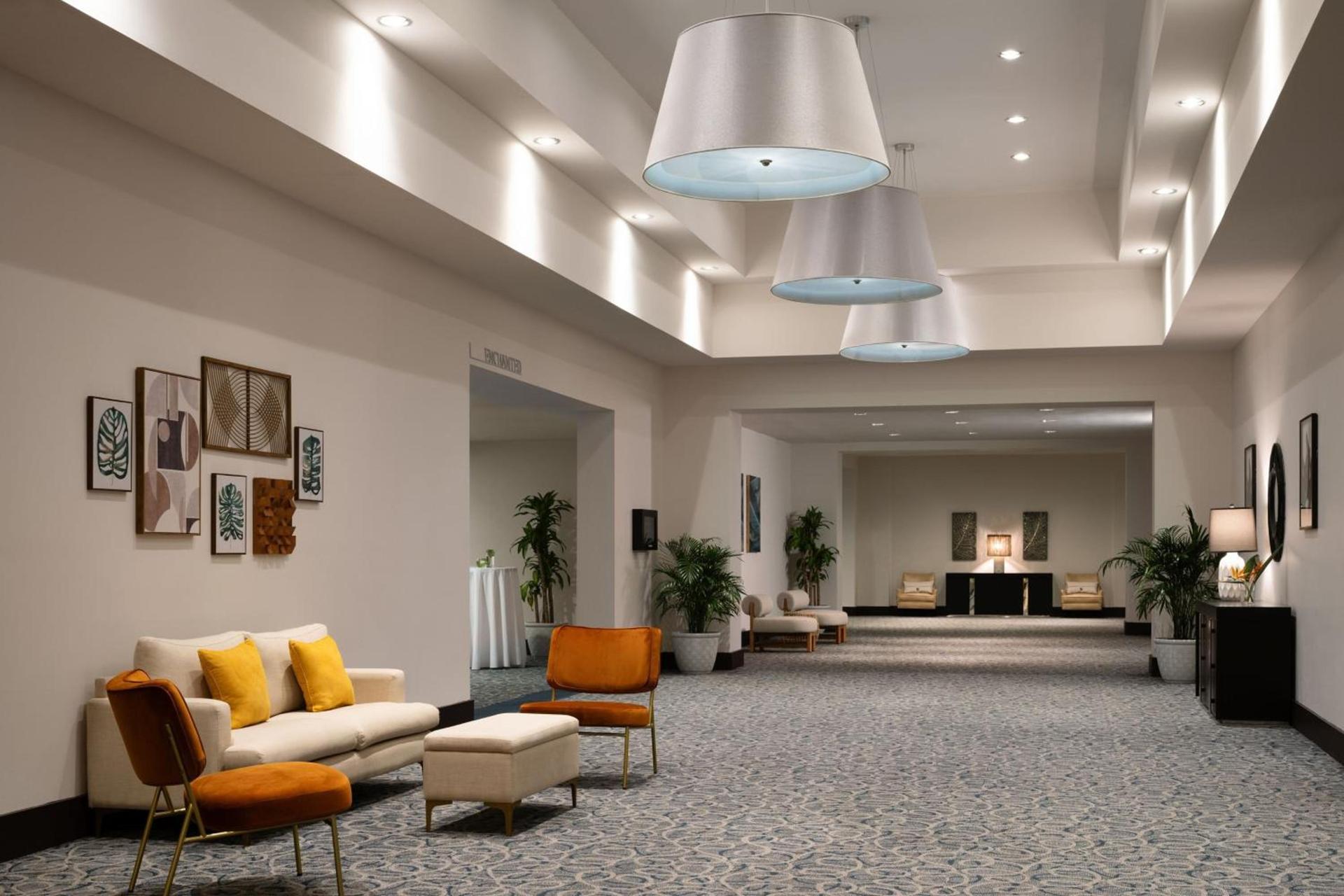 Renaissance Orlando Resort - Disney Springs Area - Free Shuttle to Disney Parks & Early Entry Benefits photo 2