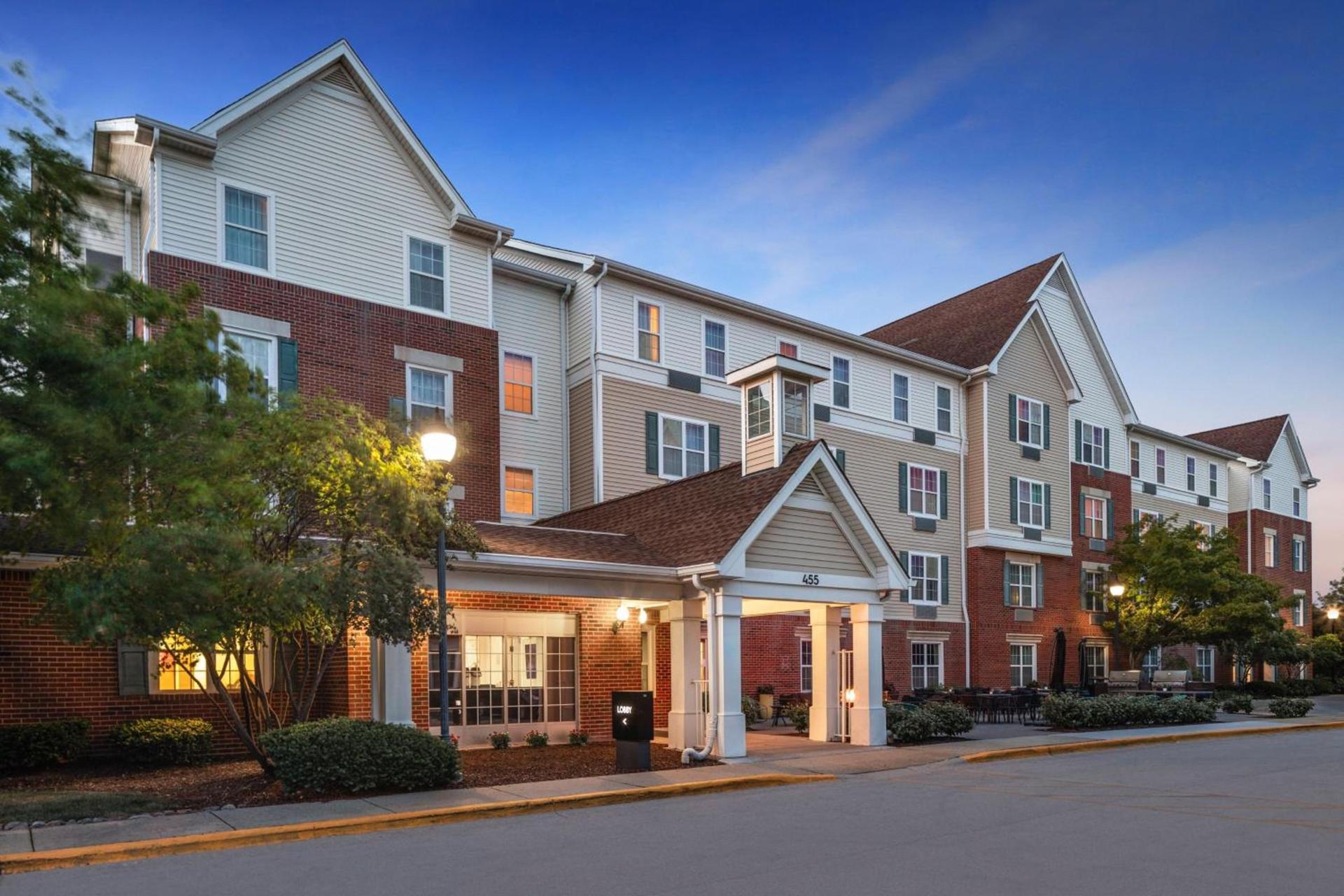 TownePlace Suites Chicago Lombard photo 2