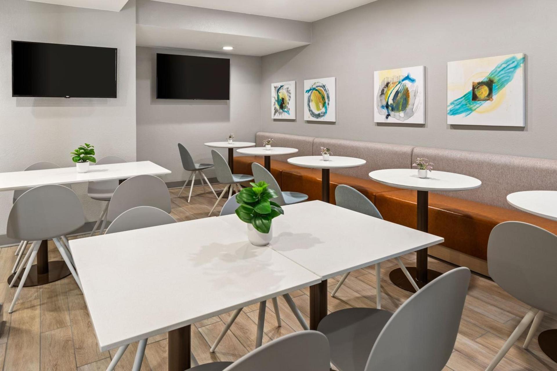TownePlace Suites Chicago Lombard photo 36