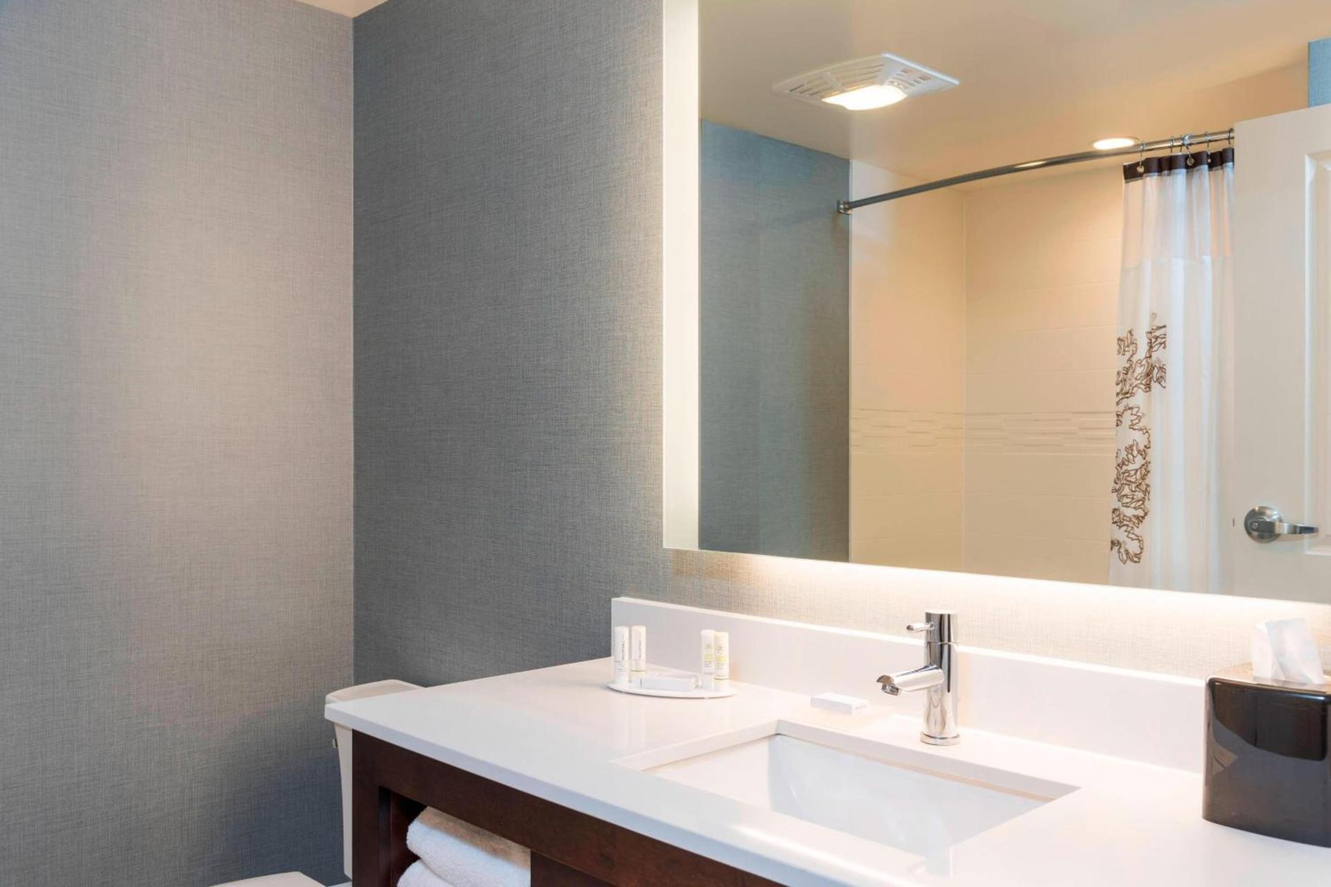 Residence Inn by Marriott Milwaukee West photo 22
