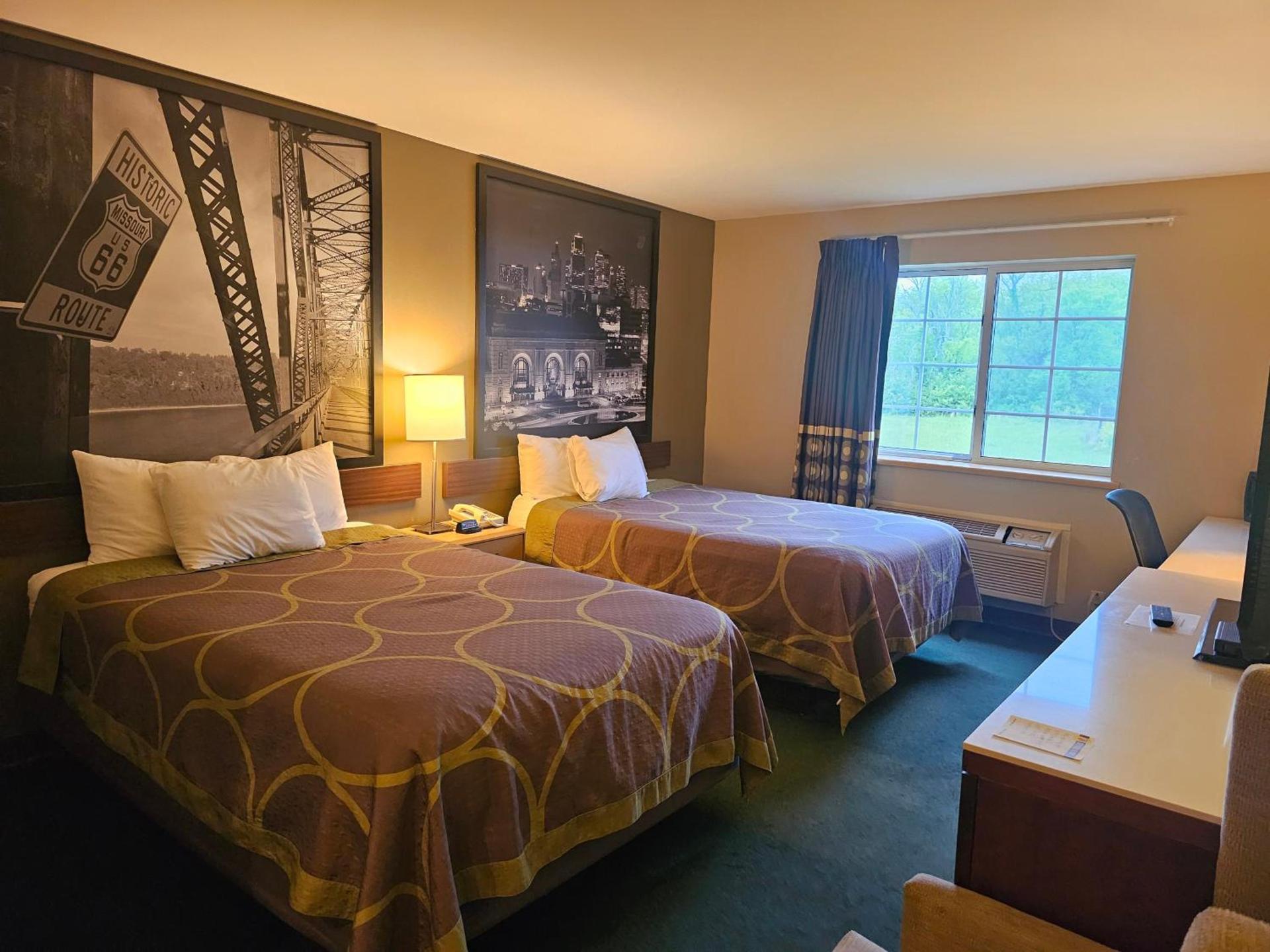 Super 8 by Wyndham Ava photo 33