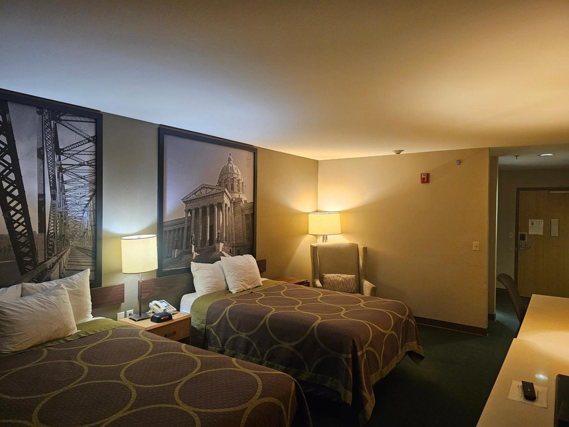 Super 8 by Wyndham Ava photo 32