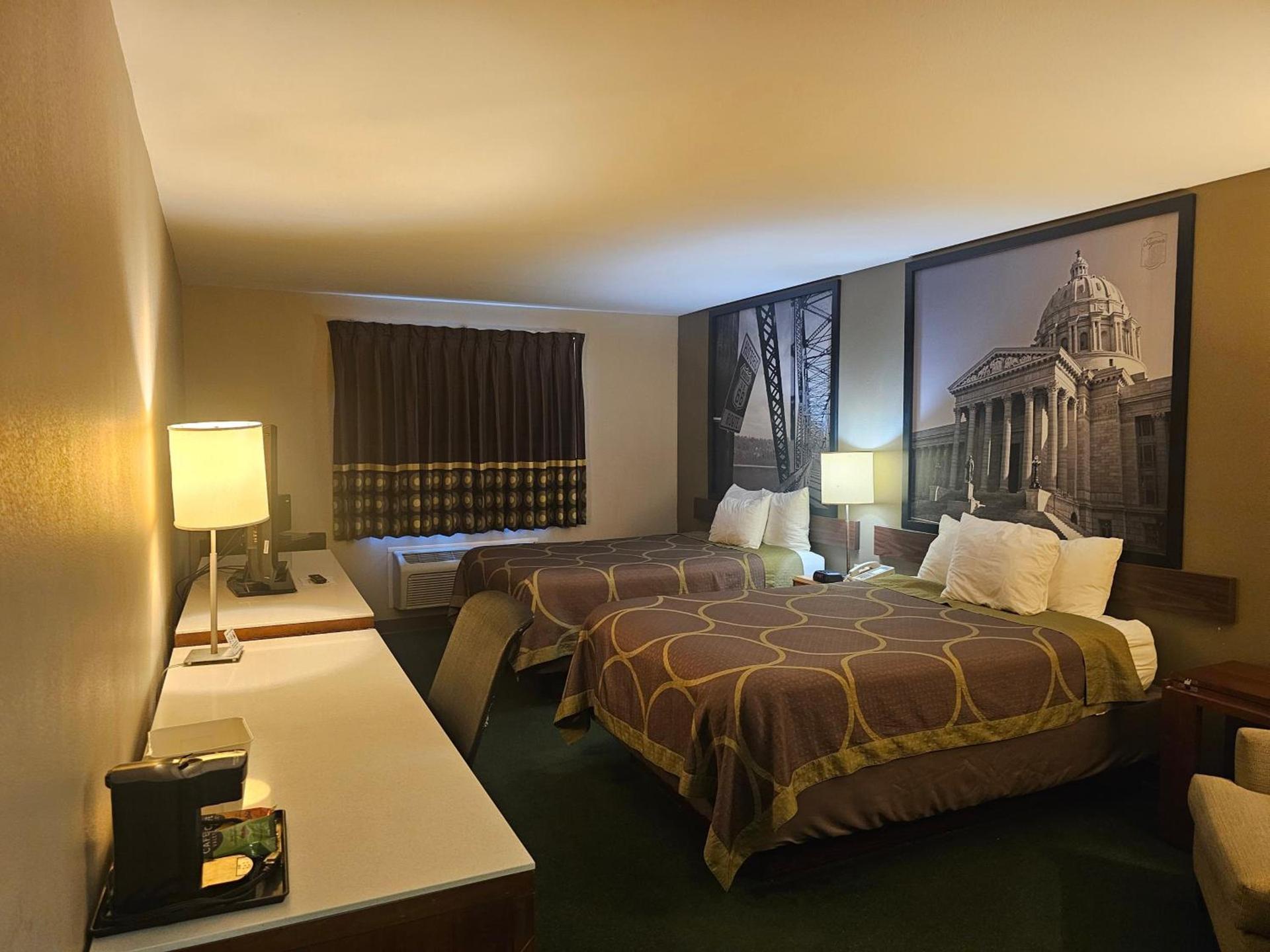 Super 8 by Wyndham Ava photo 31