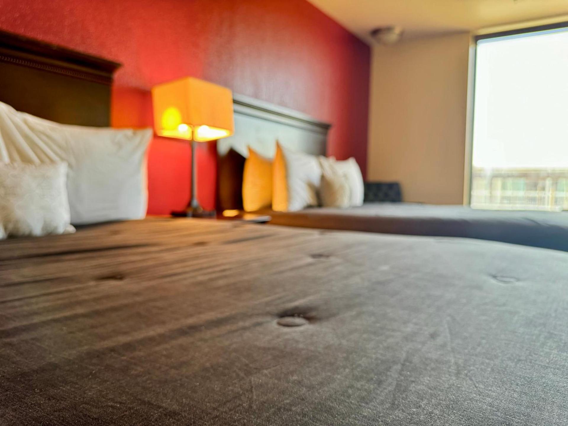 FairBridge Inn Express Hiawatha photo 8