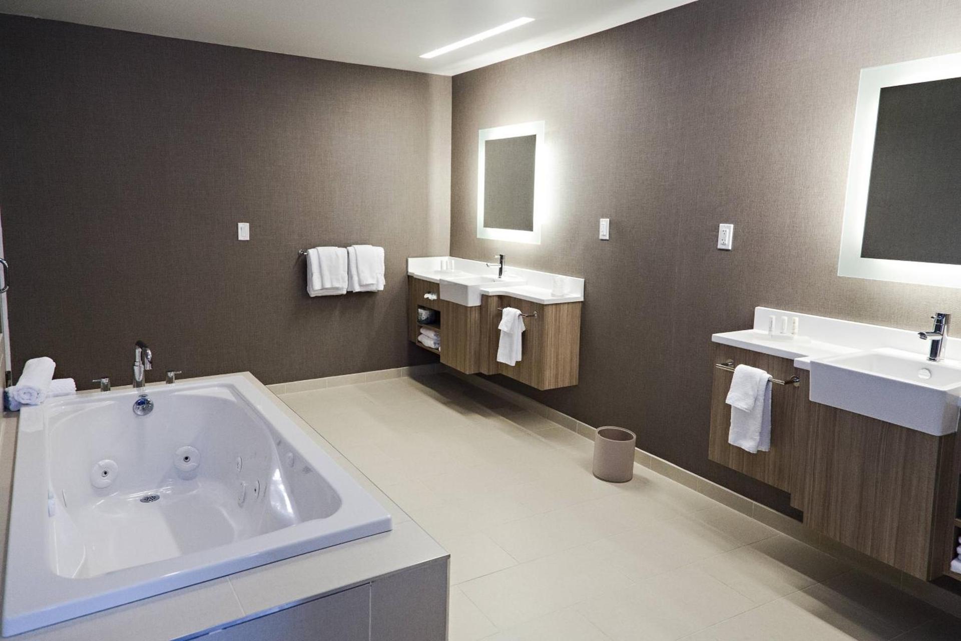 SpringHill Suites by Marriott Somerset Franklin Township photo 13