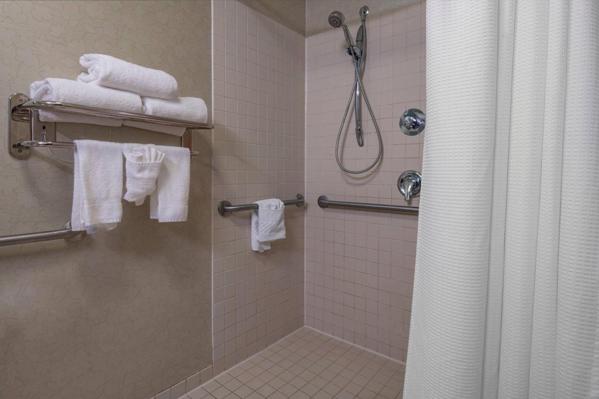 SpringHill Suites Devens Common Center photo 12