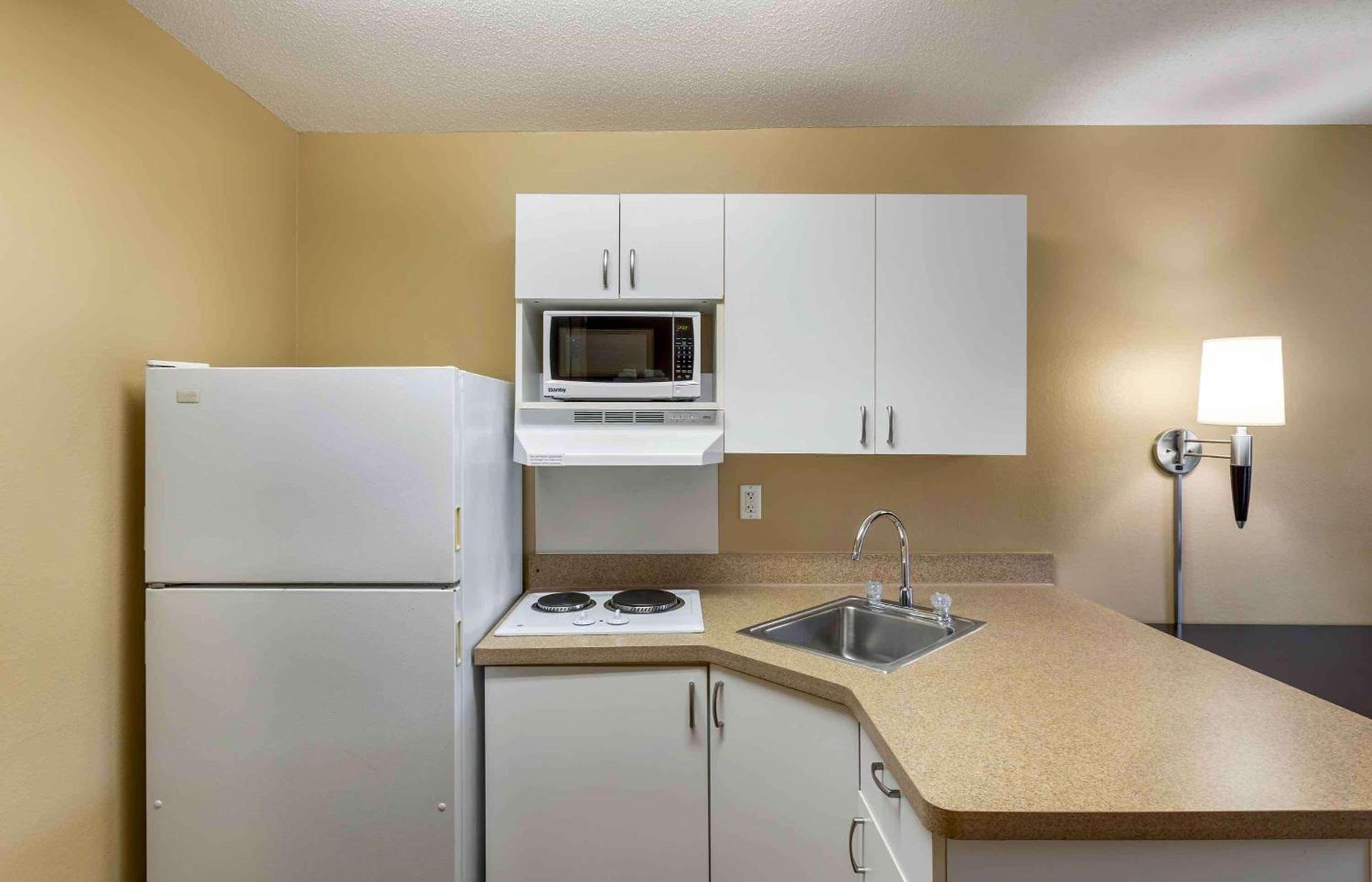Extended Stay America Select Suites - Milwaukee - Waukesha photo 11