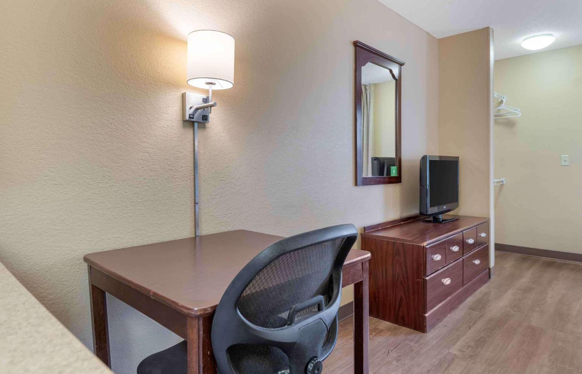 Extended Stay America Suites - Houston - Willowbrook - HWY 249 photo 10