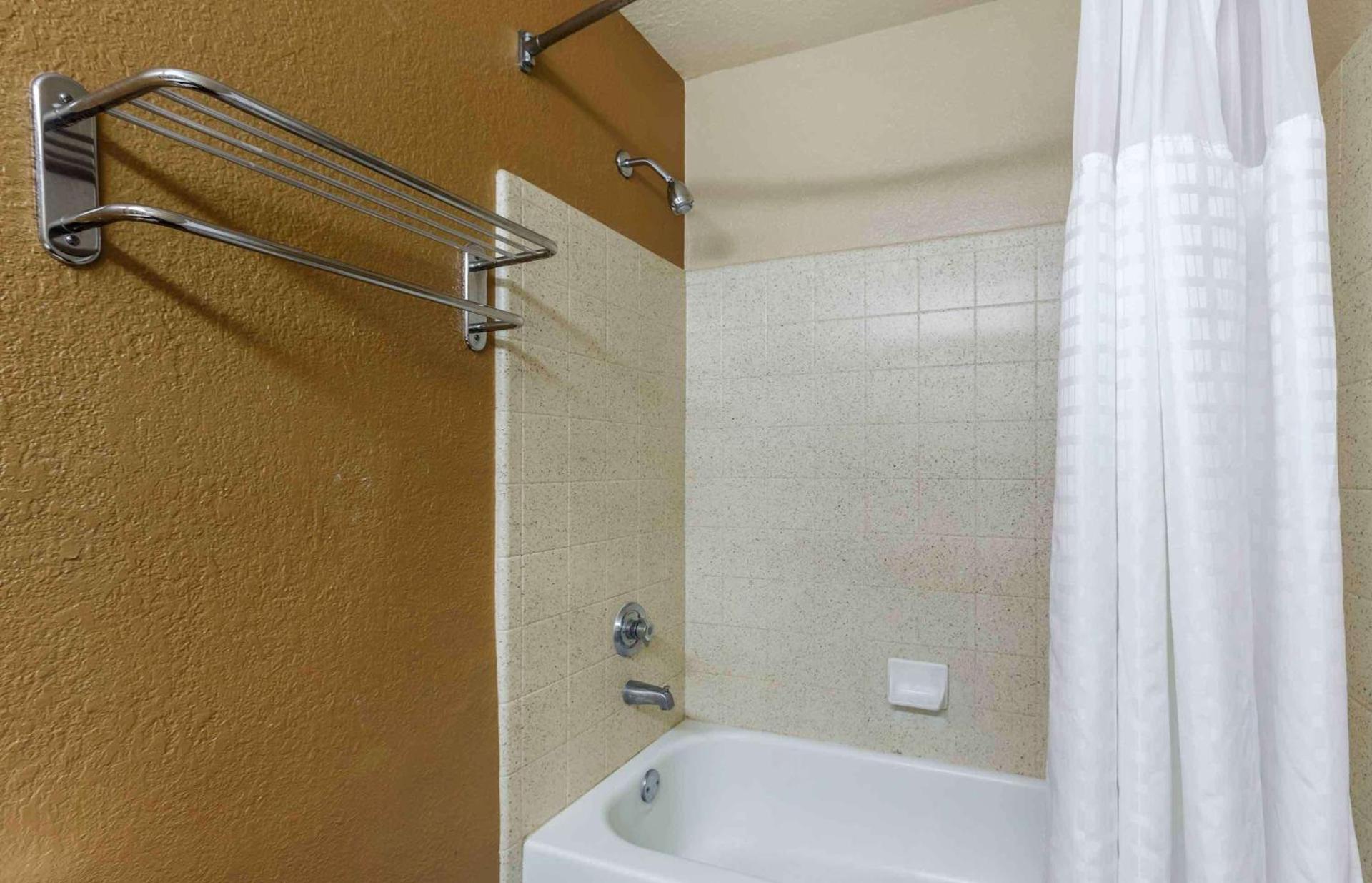 Extended Stay America Select Suites - Atlanta - Perimeter - Hammond Drive photo 21