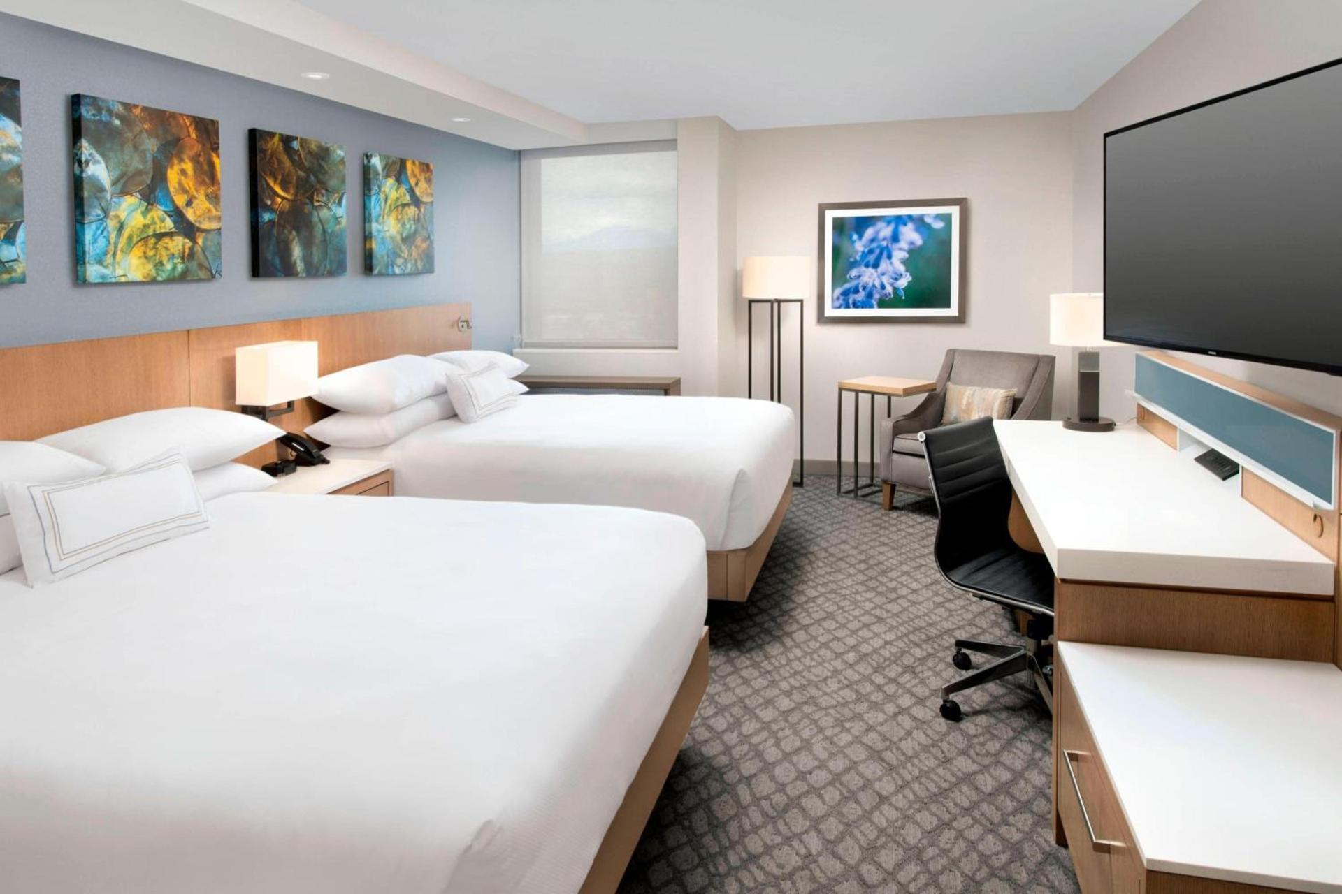 Delta Hotels by Marriott Seattle Everett photo 4