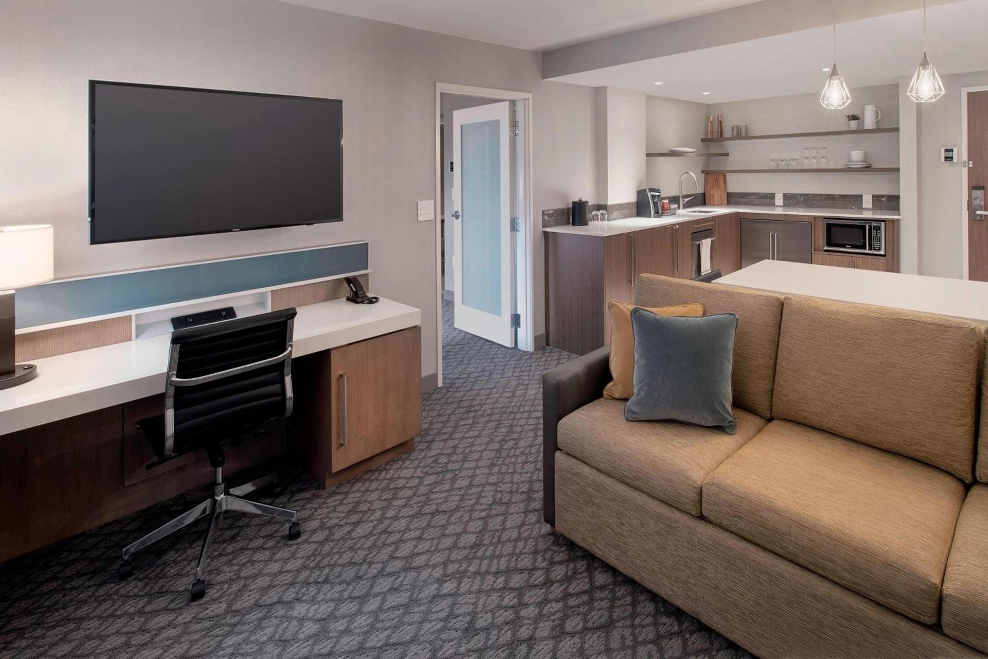 Delta Hotels by Marriott Seattle Everett photo 14