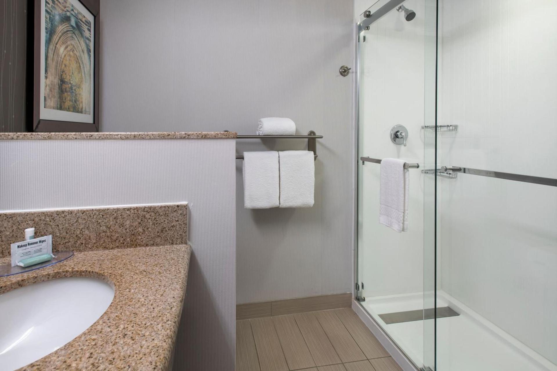 Courtyard by Marriott Ewing Princeton photo 17