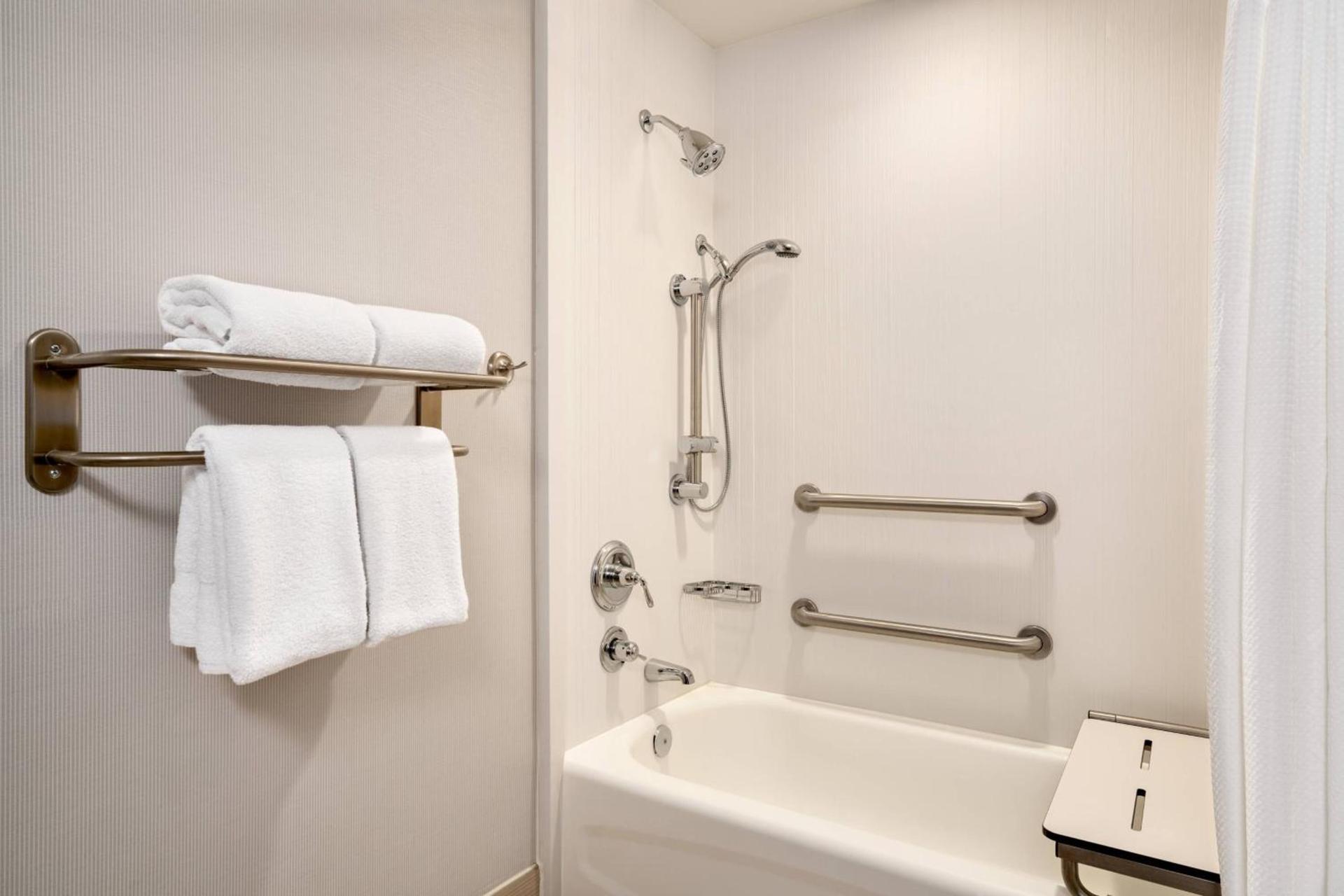 Courtyard by Marriott Ewing Princeton photo 19