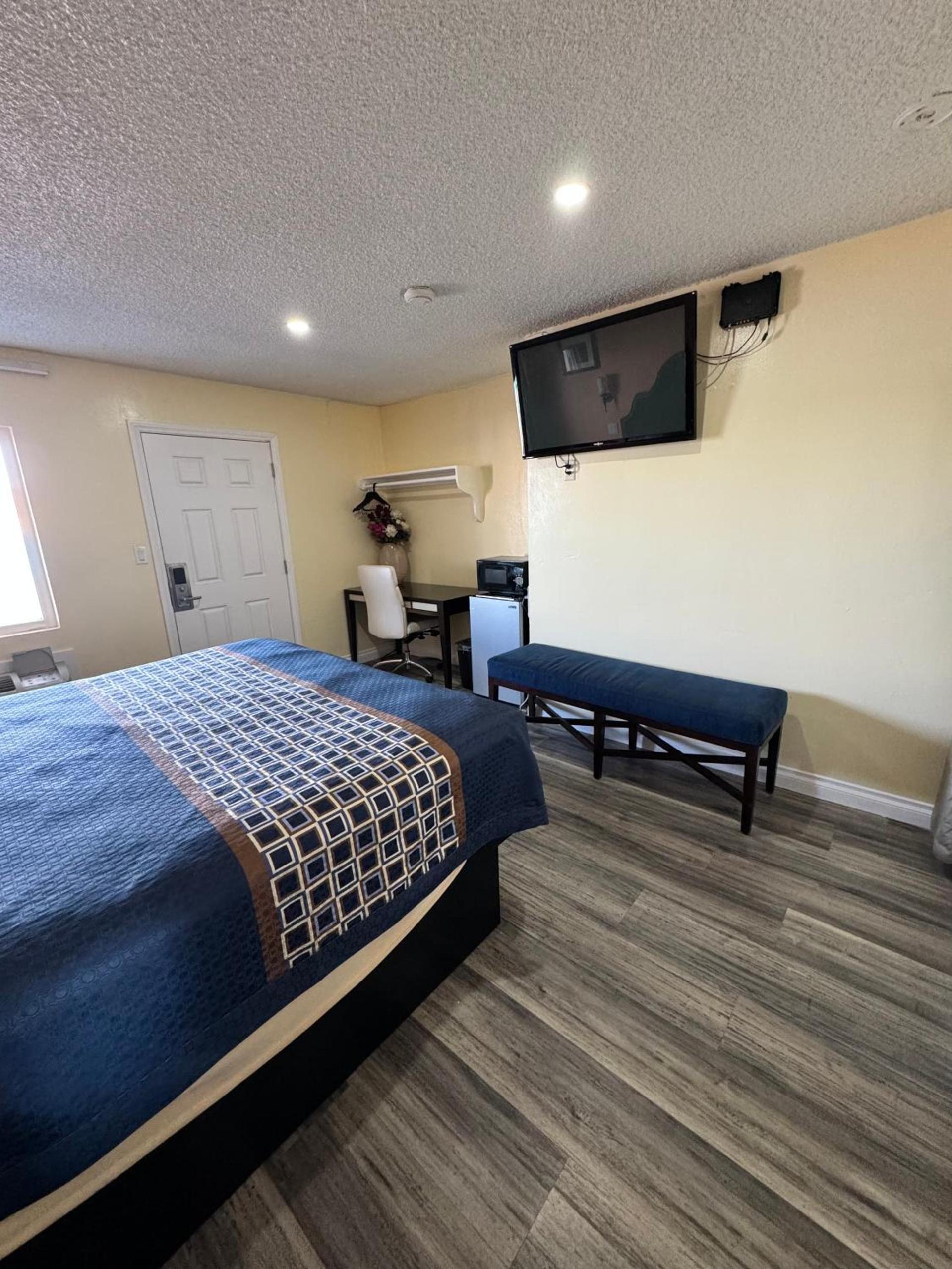 Walden Motel photo 6