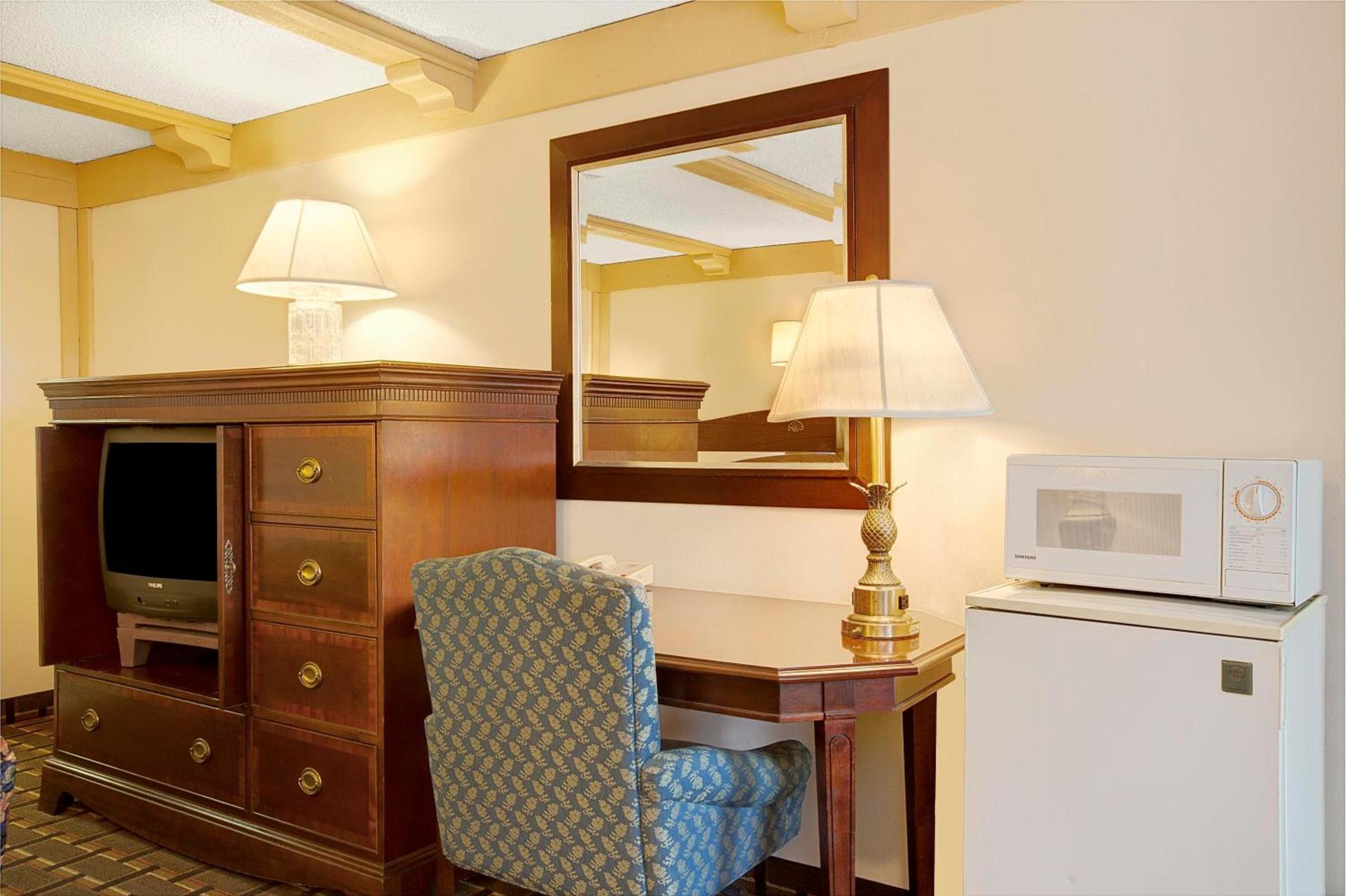 Knights Inn Greensburg photo 19