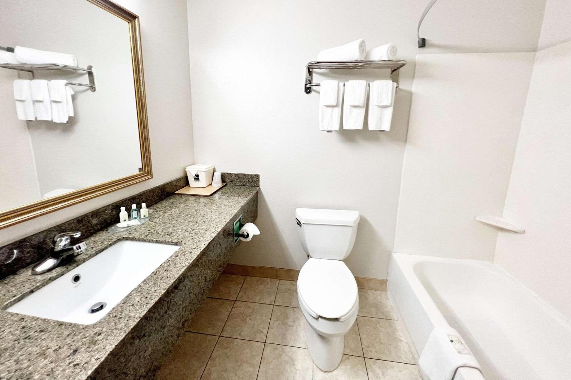 Quality Inn Gainesville I-75 photo 17