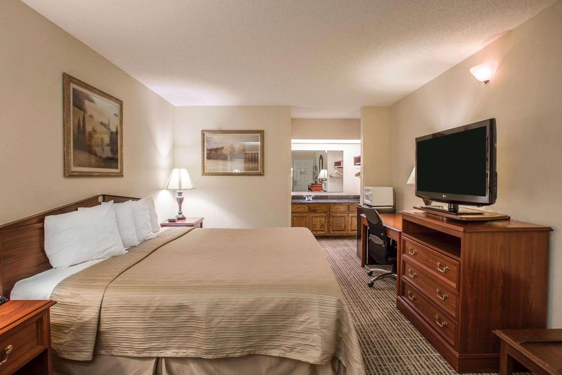 Quality Inn Waynesboro photo 9