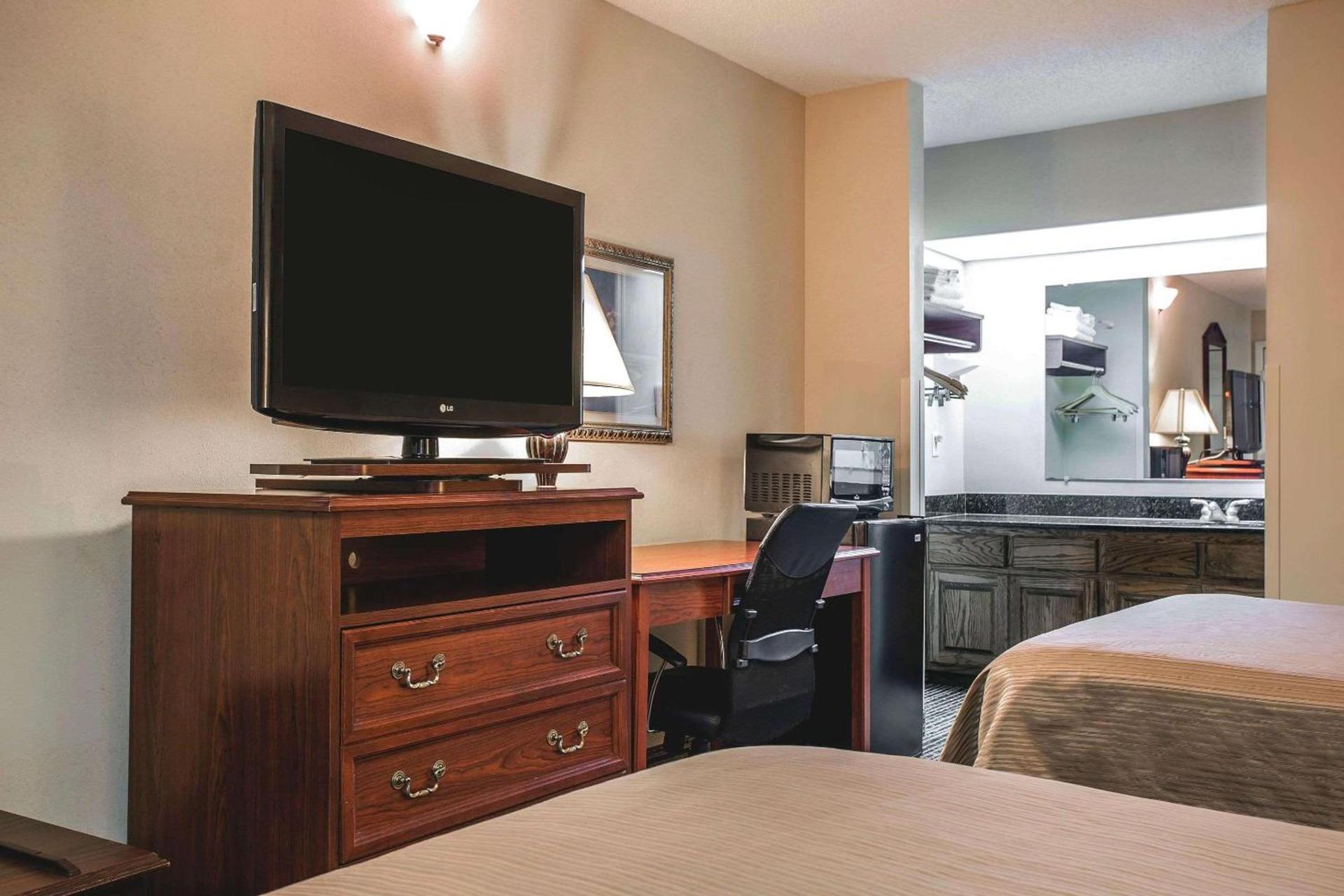 Quality Inn Waynesboro photo 11