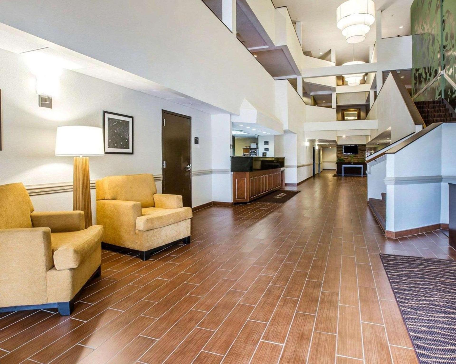 Clarion Pointe Albemarle photo 4