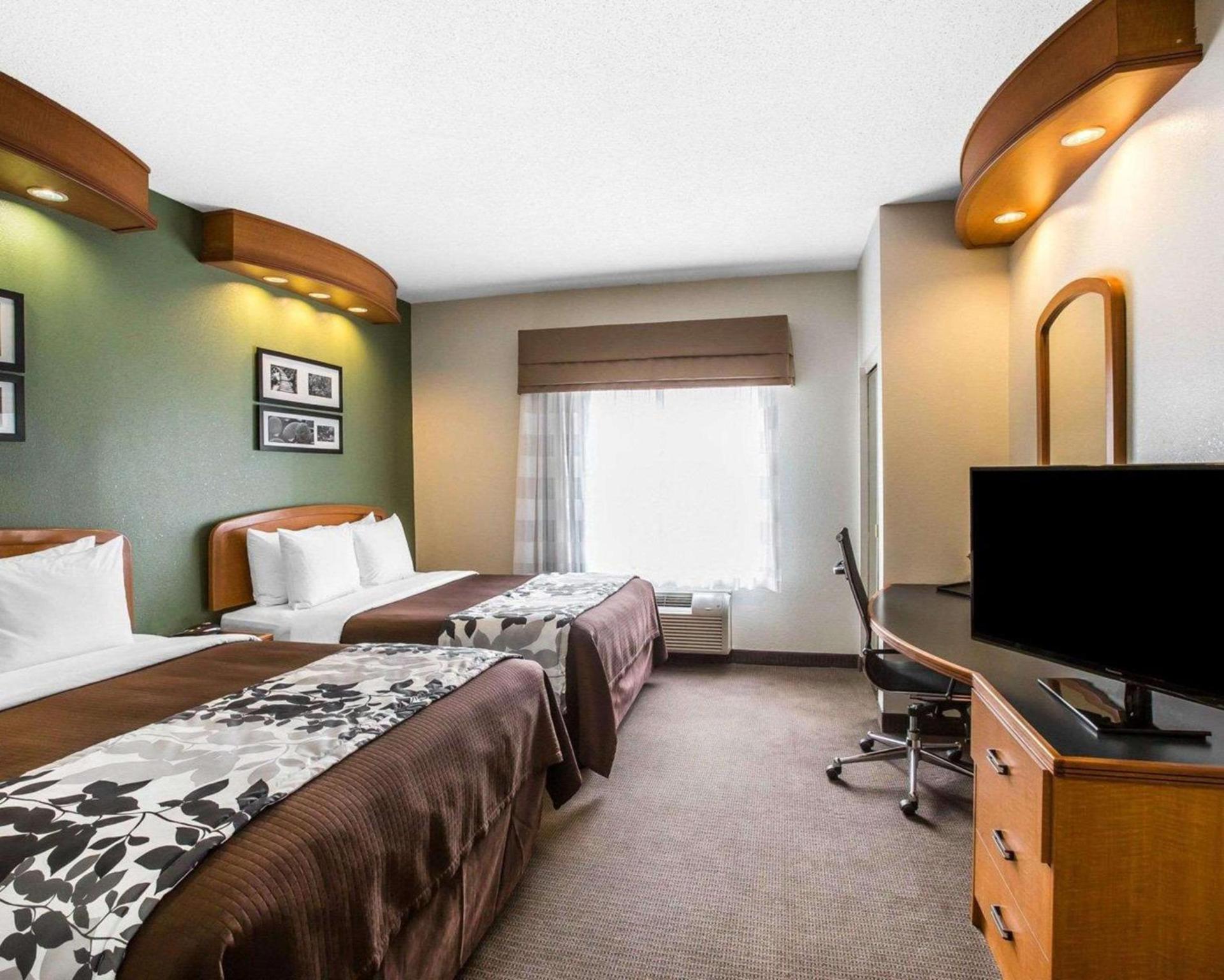 Clarion Pointe Albemarle photo 16