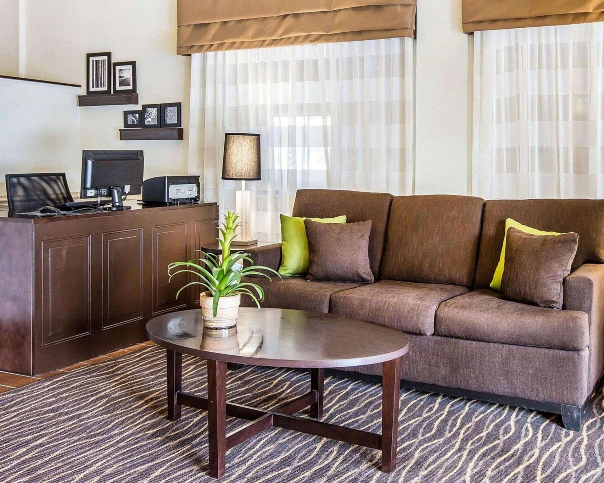 Clarion Pointe Albemarle photo 24