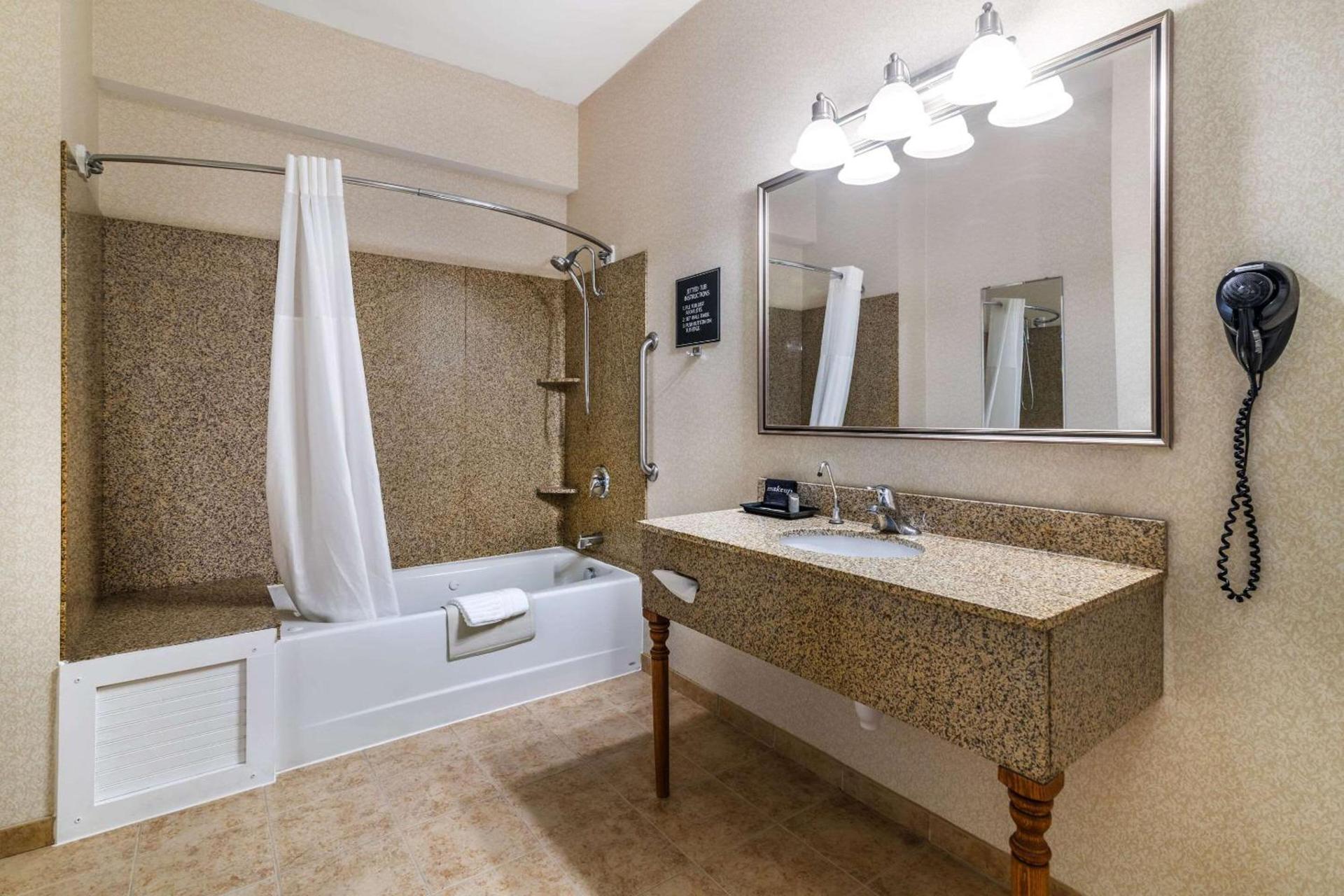 Maine Evergreen Hotel, an Ascend Collection Hotel photo 37