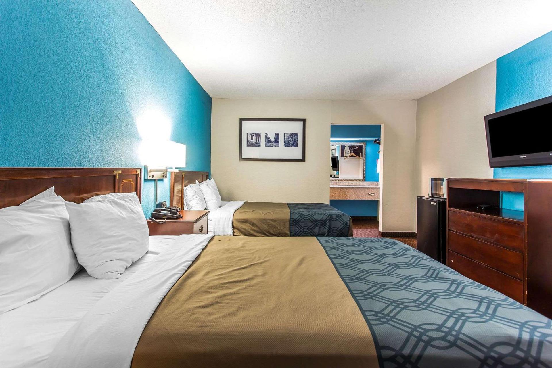 Economy Inn photo 5