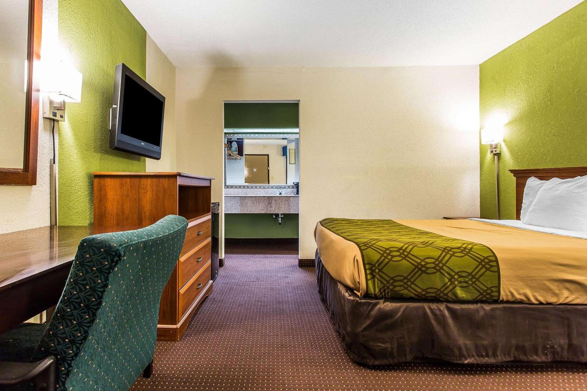 Economy Inn photo 7